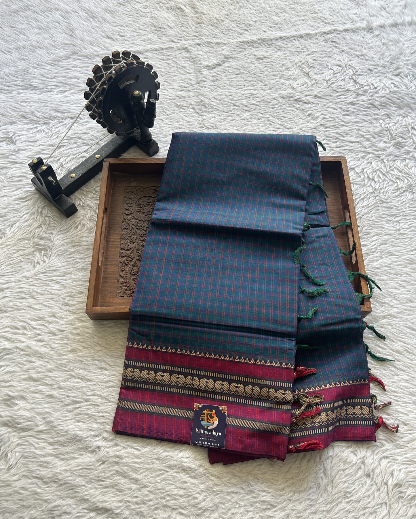 Narayanpet Cotton Checks Saree Peacock Blue Colored Complemented with a Pink Thread Border. - Sampradaya Designer Studio