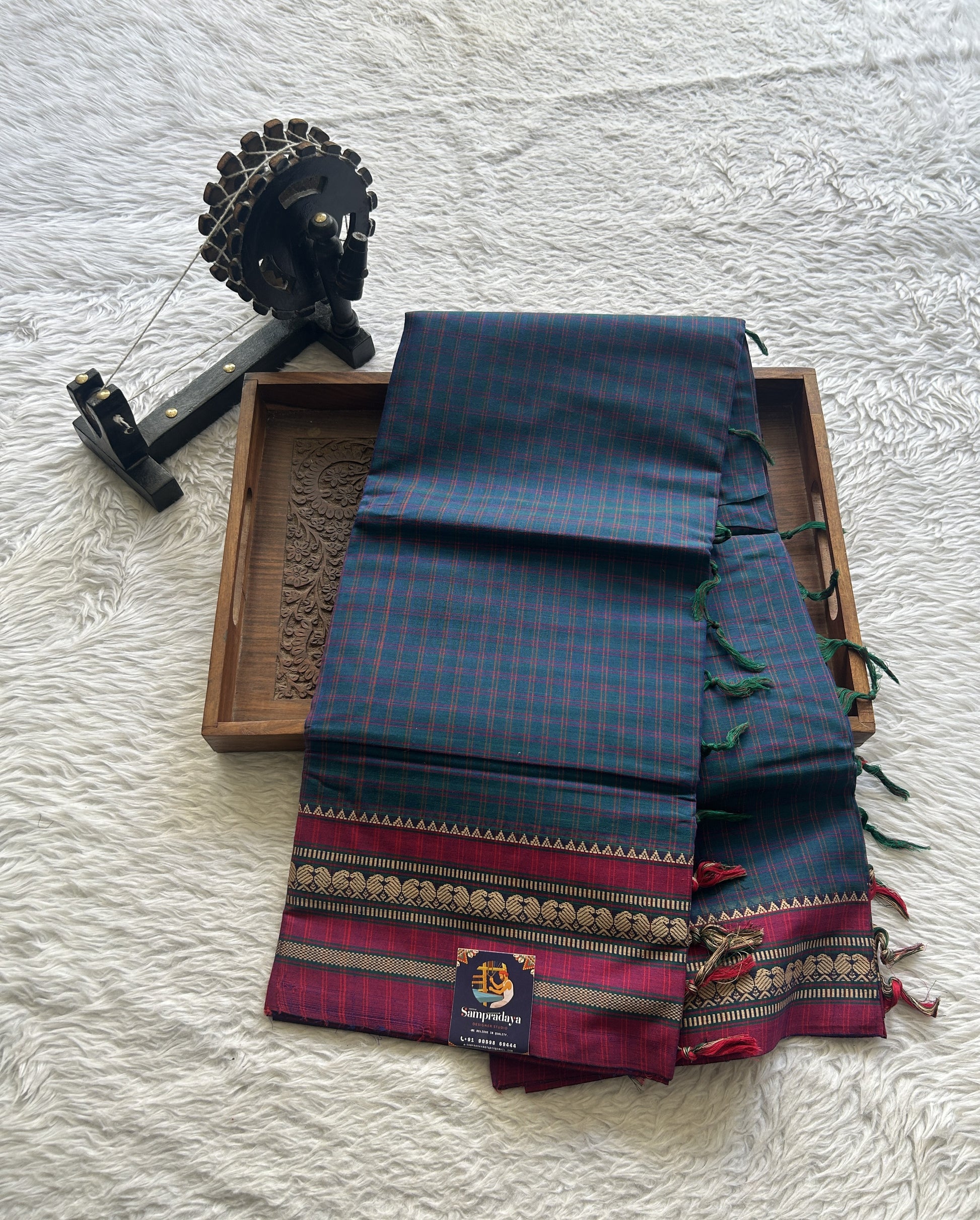Narayanpet Cotton Checks Saree Peacock Blue Colored Complemented with a Pink Thread Border. - Sampradaya Designer Studio