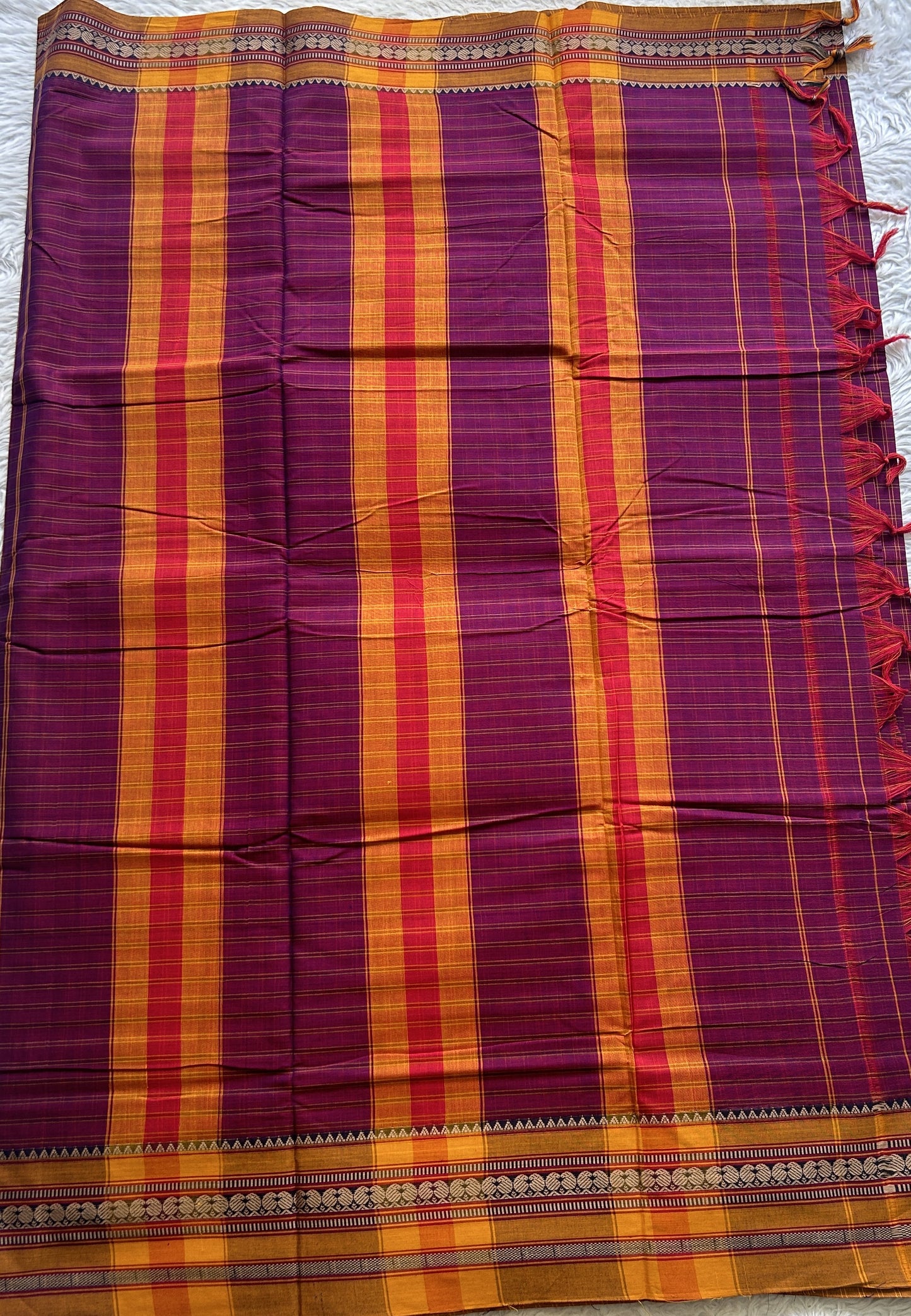 Narayanpet Cotton Checks Saree Magenta Pink Colored Complemented with a Thread Border. - Sampradaya Designer Studio
