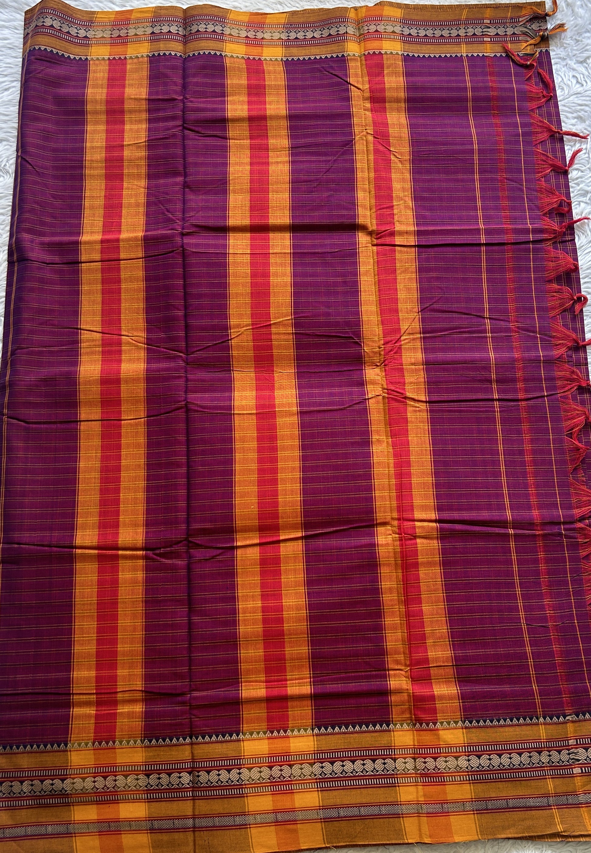Narayanpet Cotton Checks Saree Magenta Pink Colored Complemented with a Thread Border. - Sampradaya Designer Studio