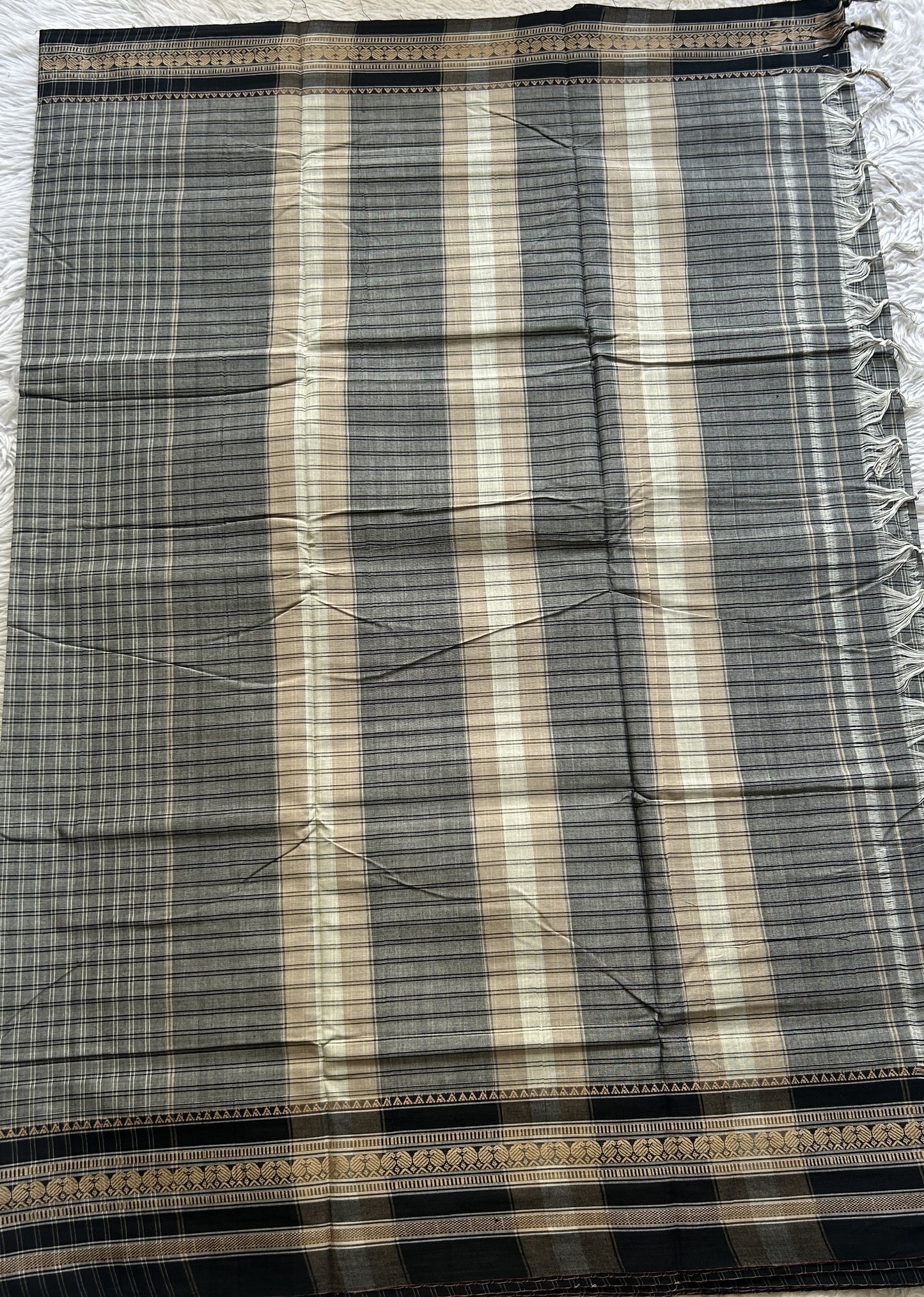 Narayanpet Cotton Checks Saree Gray Colored Complemented with a Black Thread Border. - Sampradaya Designer Studio