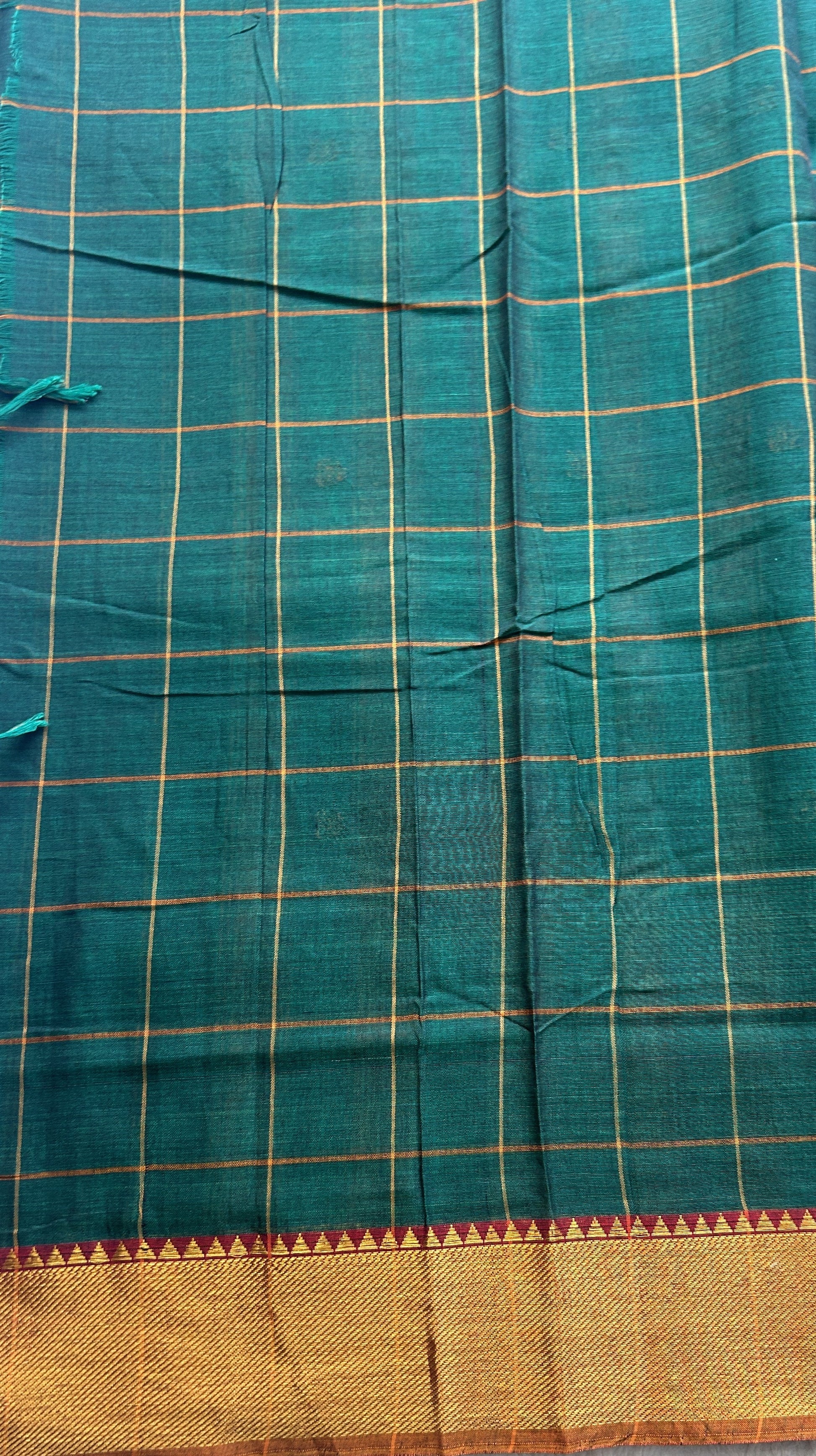 Narayanpet Cotton Checks Saree Bottle Green Colored Complemented with a Zari Border. - Sampradaya Designer Studio
