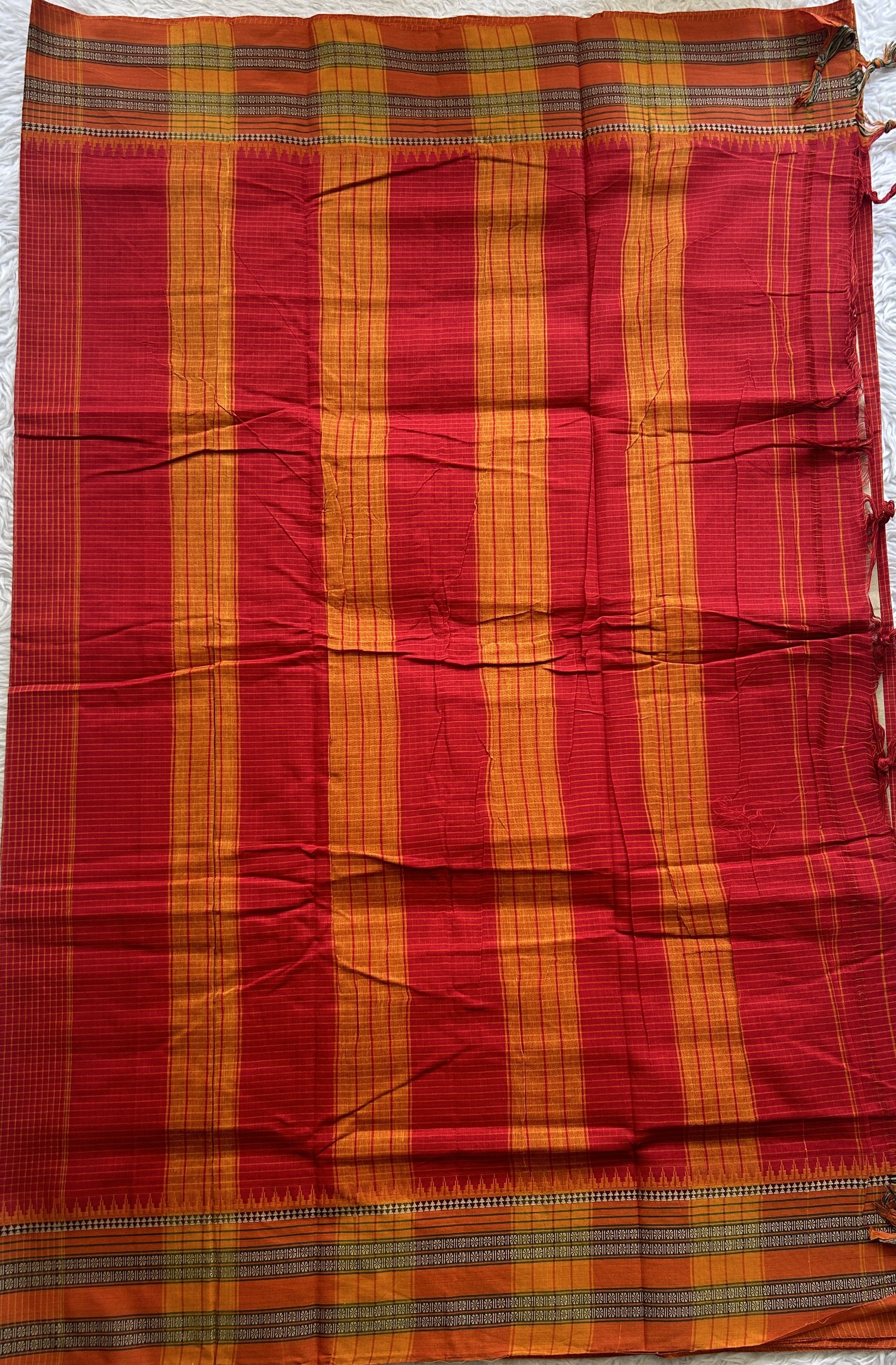Narayanpet Cotton Checks Saree Red Colored Complemented with a Thread Border. - Sampradaya Designer Studio