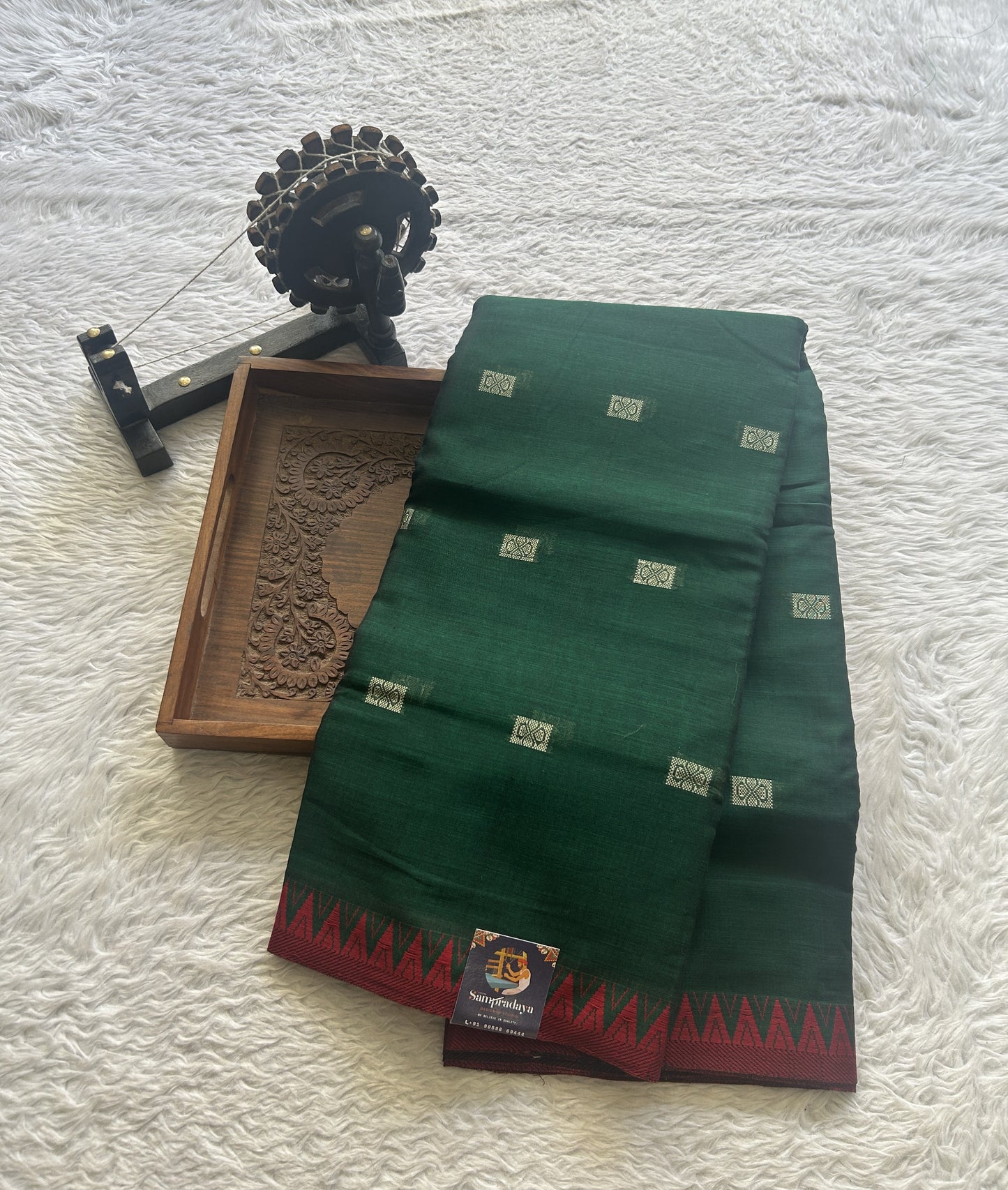 Narayanpet Cotton Buti Saree Dark Green Colored Complemented with a Thread Border. - Sampradaya Designer Studio