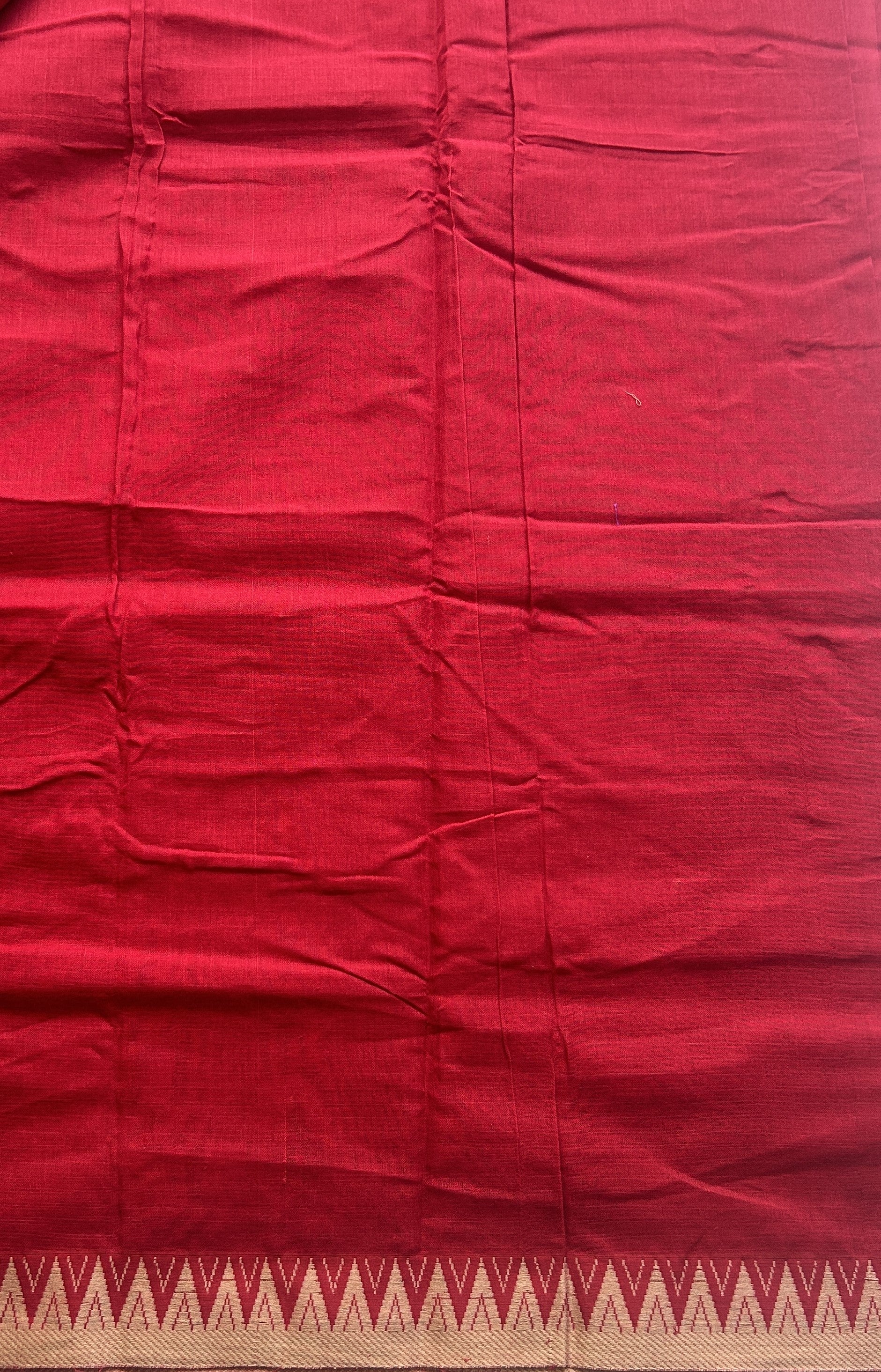 Narayanpet Cotton Saree Red Colored Complemented with a Cream Thread Border. - Sampradaya Designer Studio