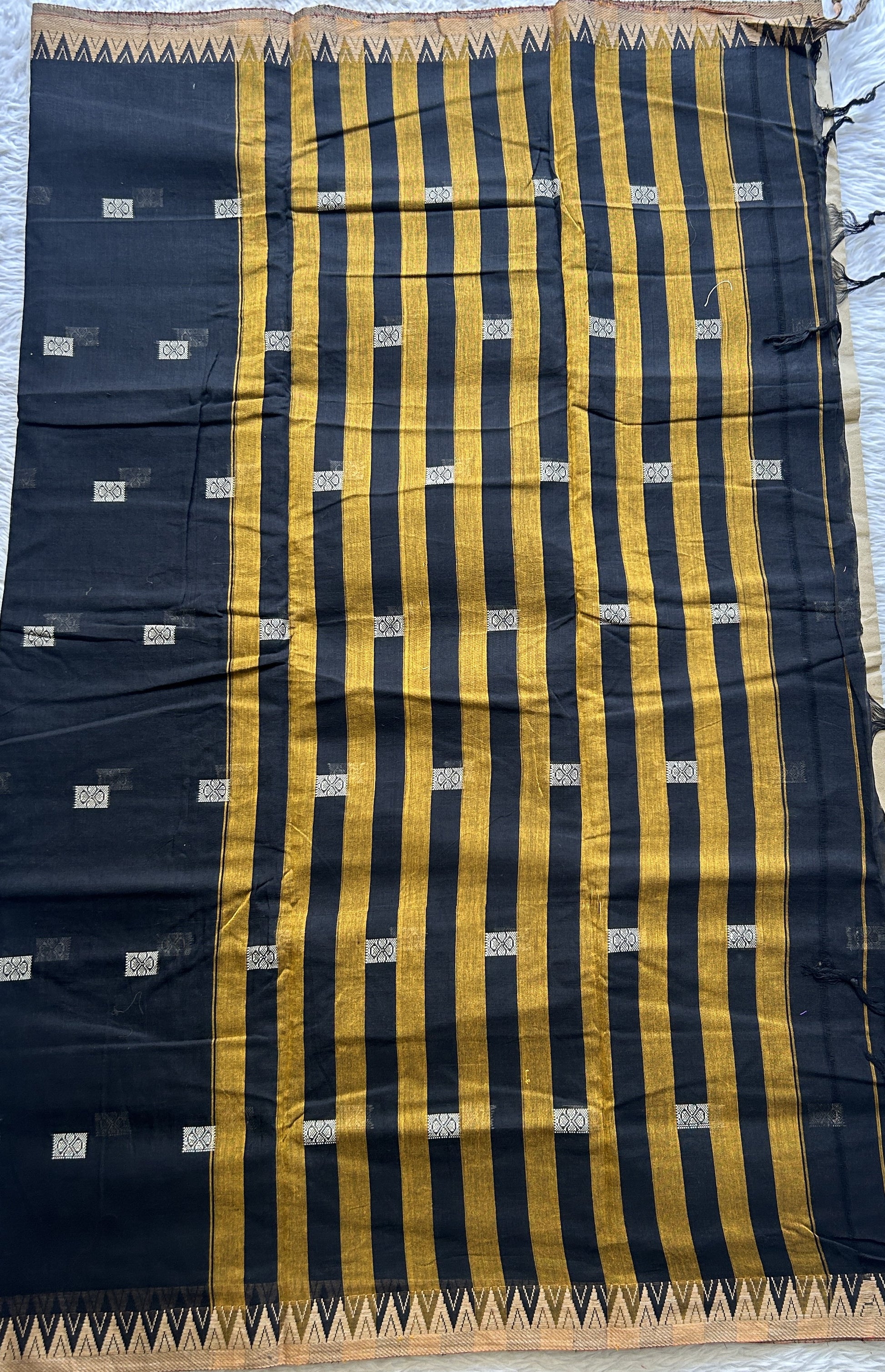 Narayanpet Cotton Buti Saree Black Colored Complemented with a Thread Border. - Sampradaya Designer Studio