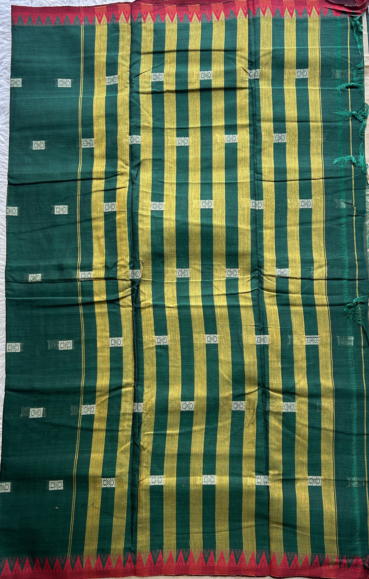 Narayanpet Cotton Buti Saree Dark Green Colored Complemented with a Thread Border. - Sampradaya Designer Studio