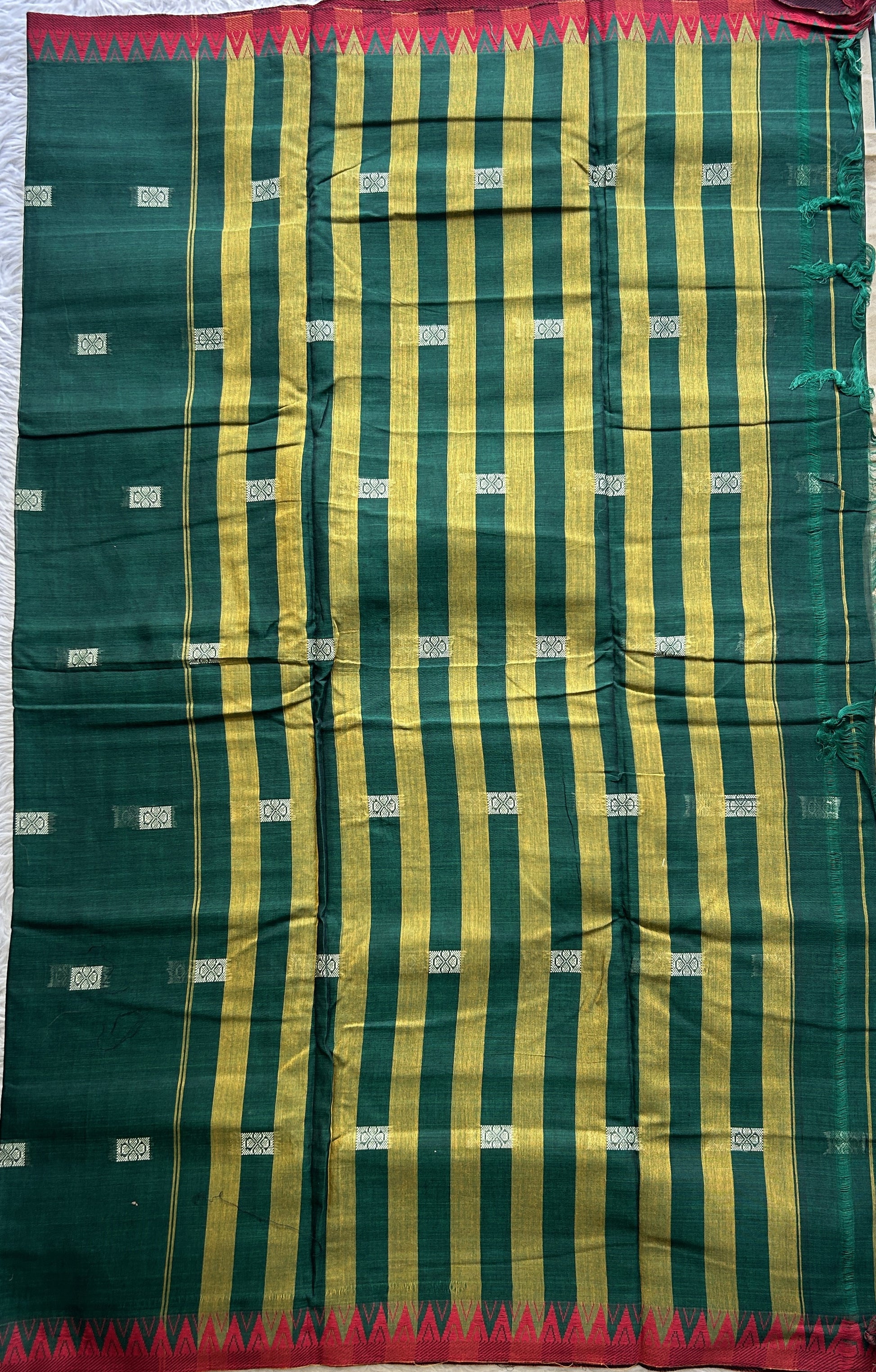 Narayanpet Cotton Buti Saree Dark Green Colored Complemented with a Thread Border. - Sampradaya Designer Studio