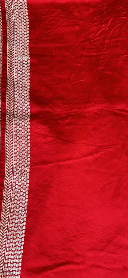 Organza Saree Party Wear Magenta colored complemented with a Lace border. - Sampradaya Designer Studio