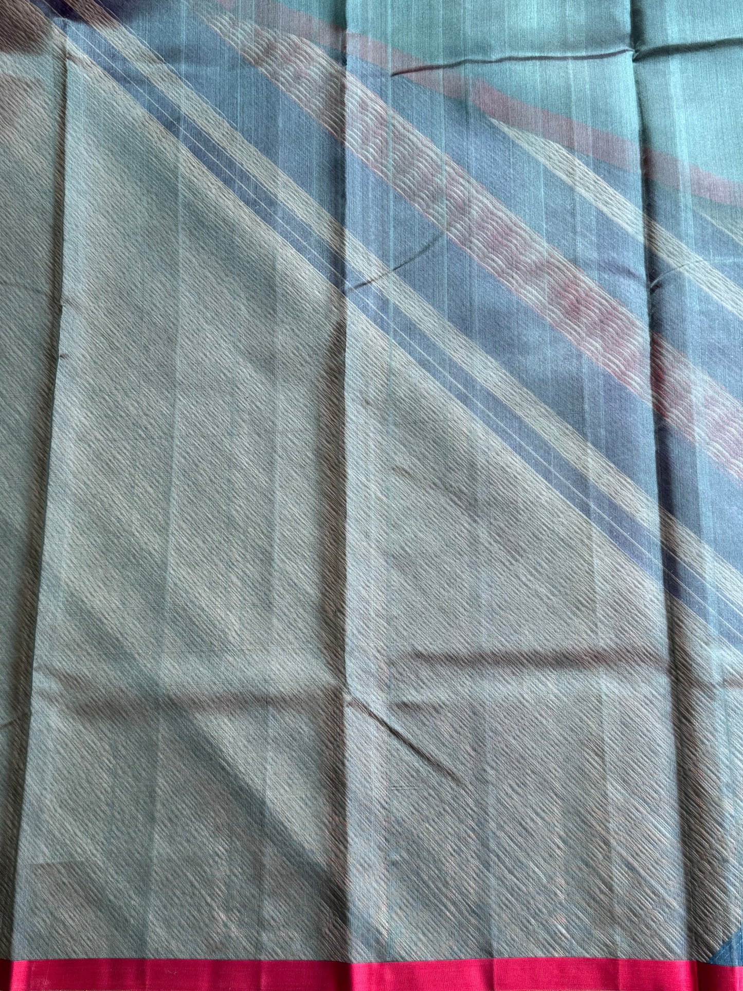 Bottle Green Color Chanderi Silk Saree With Gold Zari Border — Pure Handloom | Silk Mark Certified