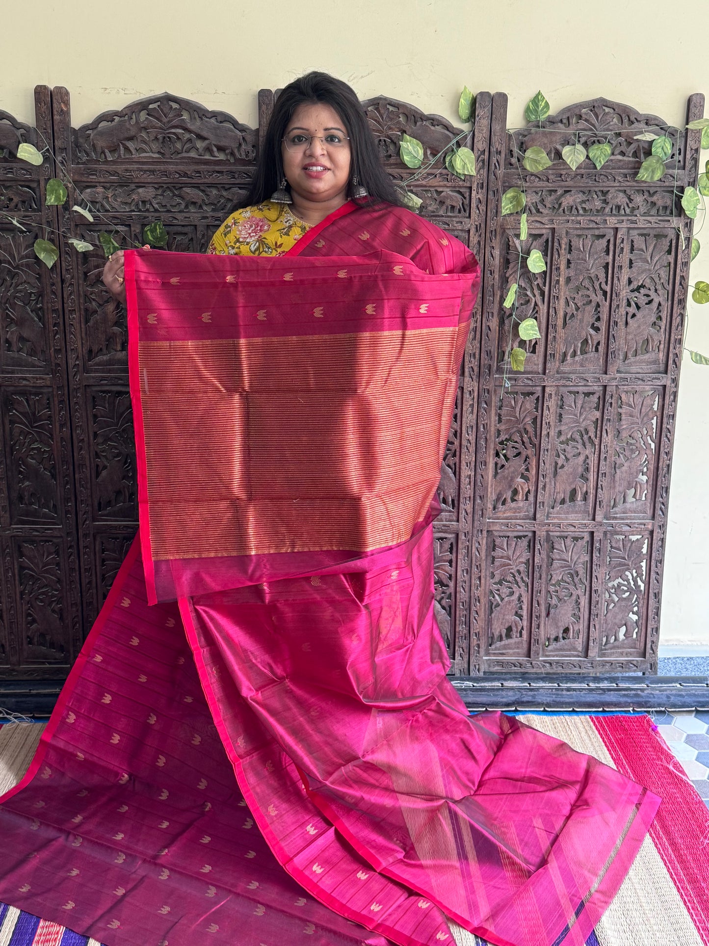 Dark Pink Color Chanderi Silk Saree With Gold Zari Border — Pure Handloom | Silk Mark Certified