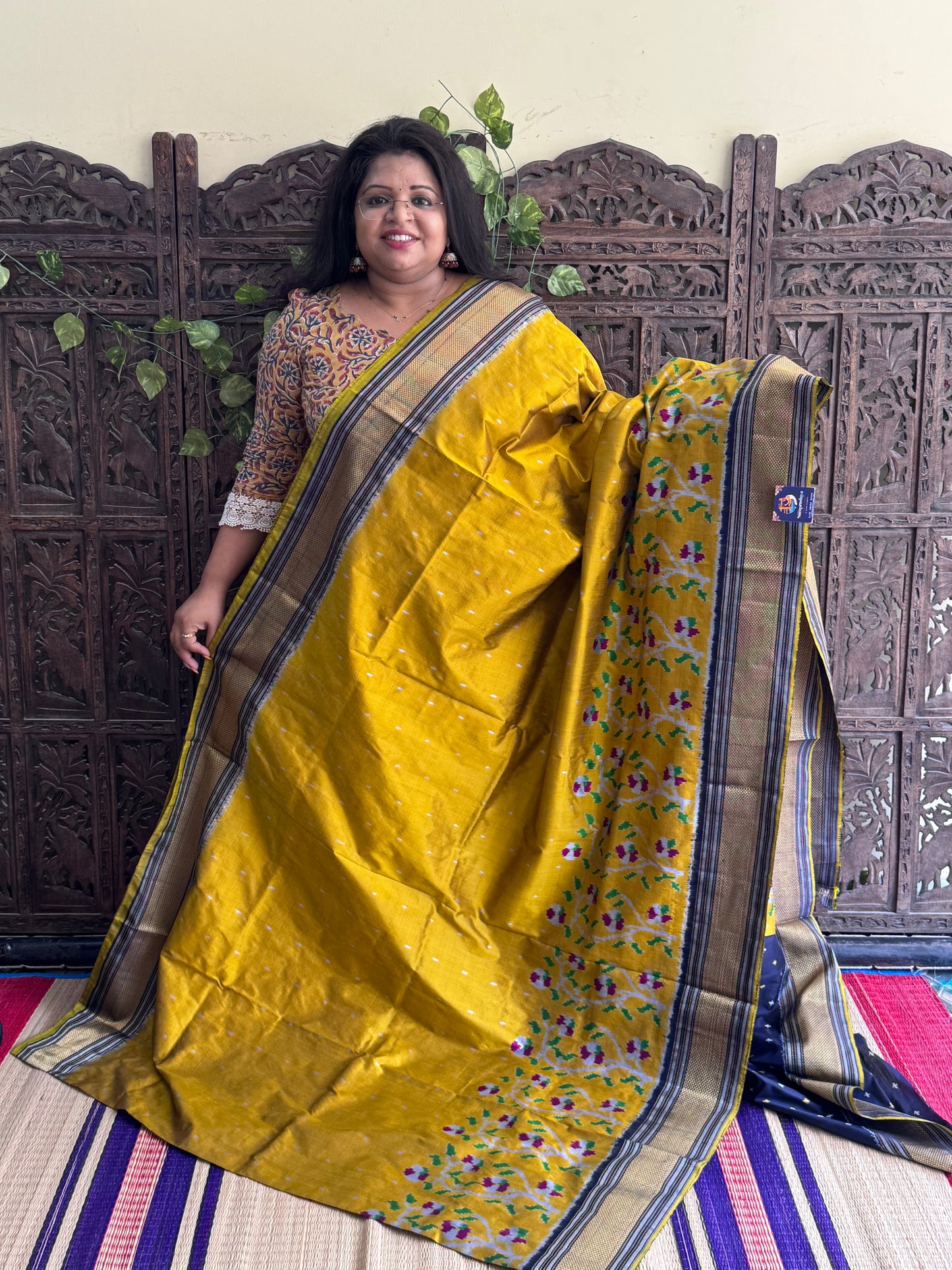 Masted Pochampally Ikkat Silk Saree with Zari Border | Pure Handloom, Silk Mark Certified