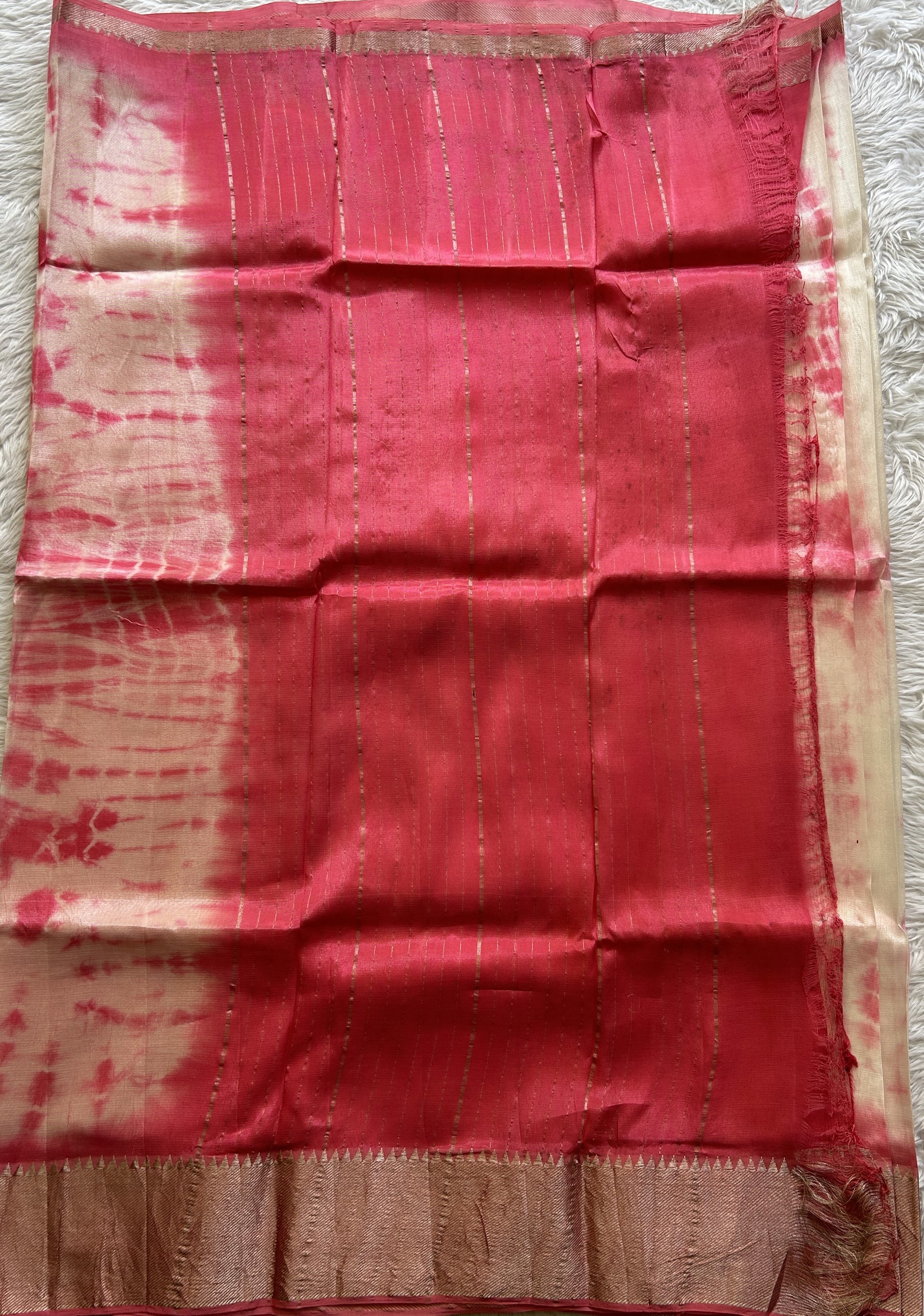 Mangalagiri Pattu Shibori Saree Off White colored complemented with a Pink Color Zari Border - Sampradaya Designer Studio