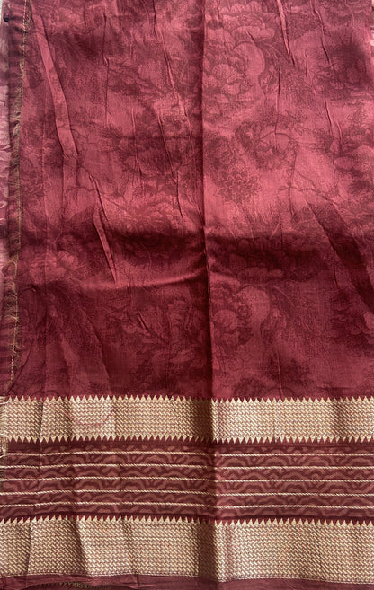 Dola Crepe Saree Onion Pink Colored Complemented with a Zari Border. - Sampradaya Designer Studio