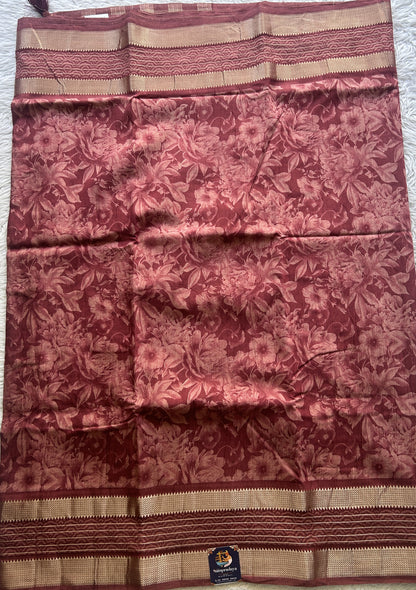 Dola Crepe Saree Onion Pink Colored Complemented with a Zari Border. - Sampradaya Designer Studio