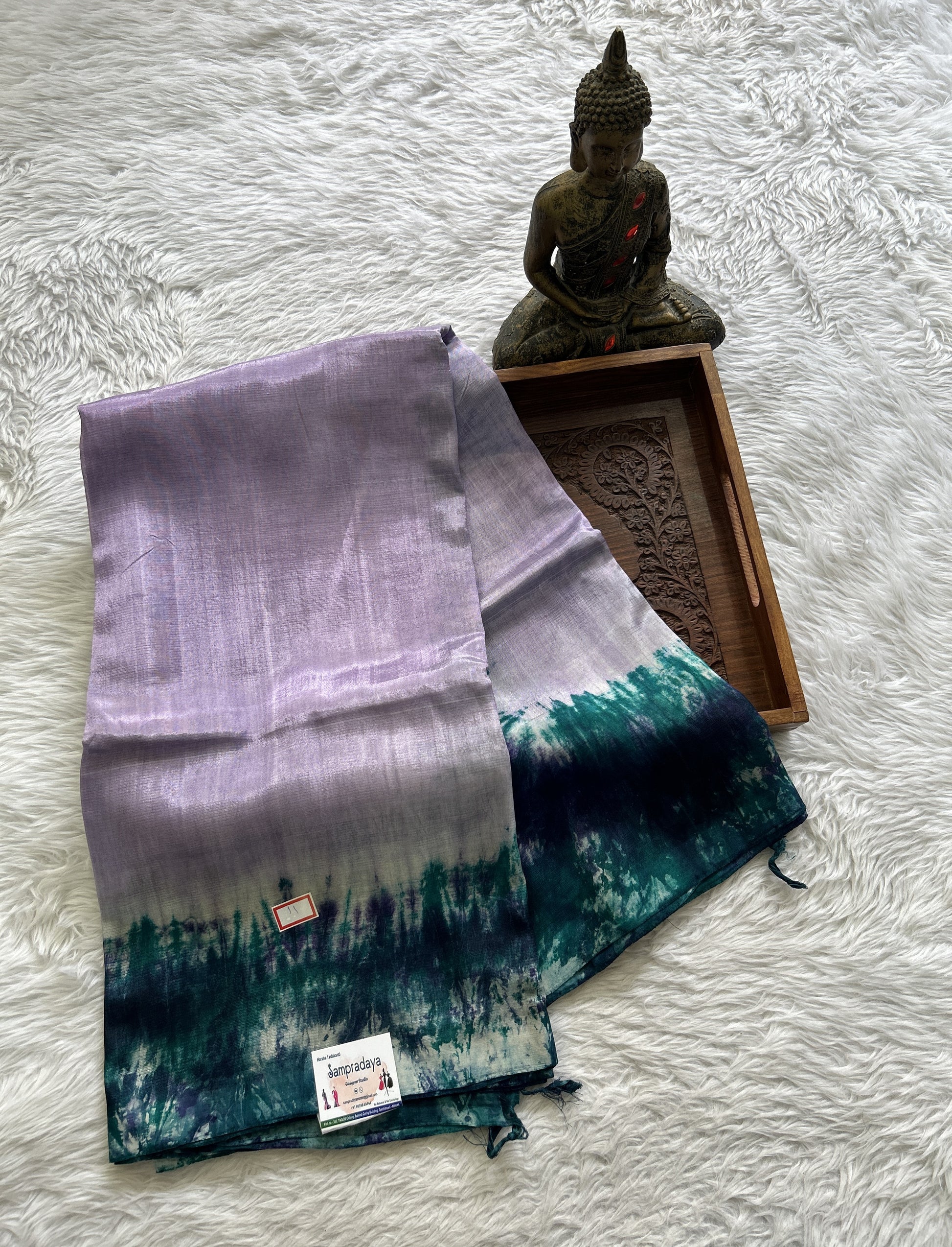 Mangalagiri Pattu Shibori Saree Light Lavender colored Complemented with a Borderless. - Sampradaya Designer Studio