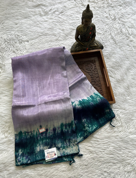 Mangalagiri Pattu Shibori Saree Light Lavender colored Complemented with a Borderless. - Sampradaya Designer Studio