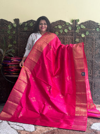 Pure Kanjivaram Silk Saree Pink Colored Complemented with a Gold Zari Border. - Sampradaya Designer Studio