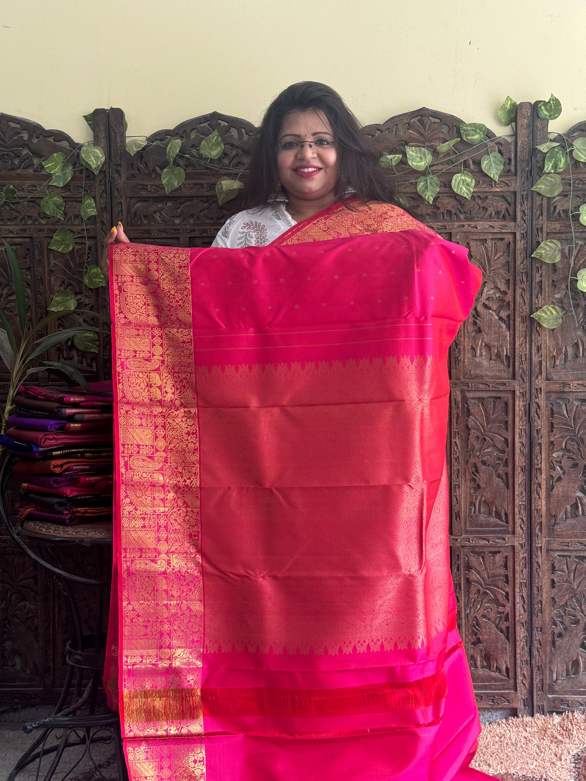 Pure Kanjivaram Silk Saree Pink Colored Complemented with a Gold Zari Border. - Sampradaya Designer Studio