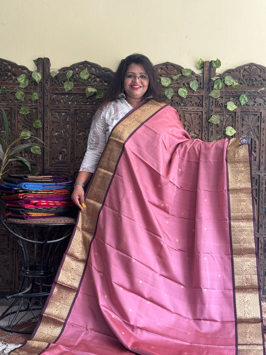 Pure Kanjivaram Silk Saree Onion Pink Colored Complemented with Brown color Border with a Gold Zari Weaving. - Sampradaya Designer Studio