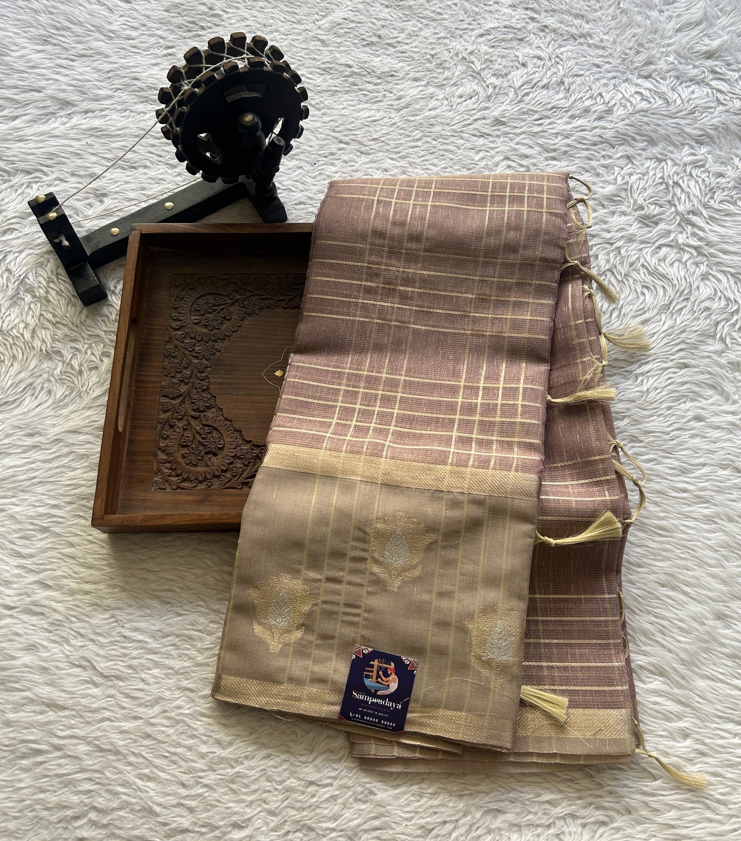 Tissue Silk kota Saree Onion Pink colored Complemented with a Buti Border. - Sampradaya Designer Studio