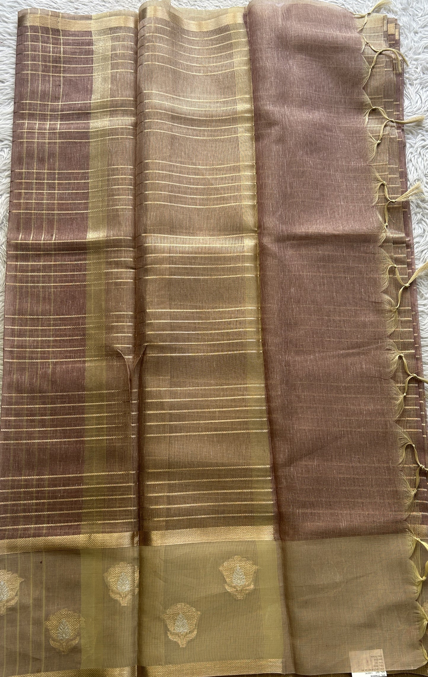 Tissue Silk kota Saree Onion Pink colored Complemented with a Buti Border. - Sampradaya Designer Studio