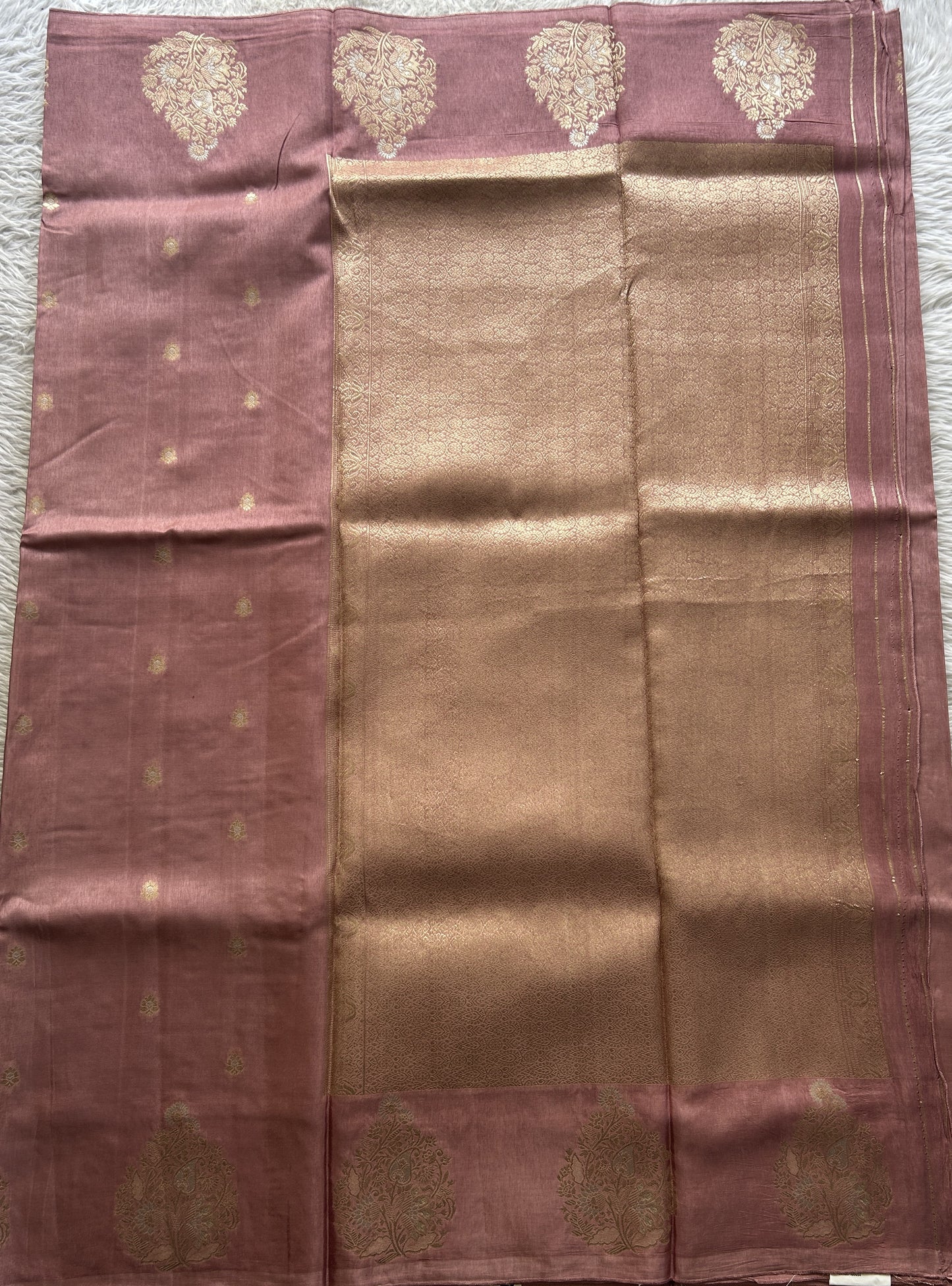 Mona Silk Saree Onion Pink Colored Complemented with a Mashrur Border. - Sampradaya Designer Studio