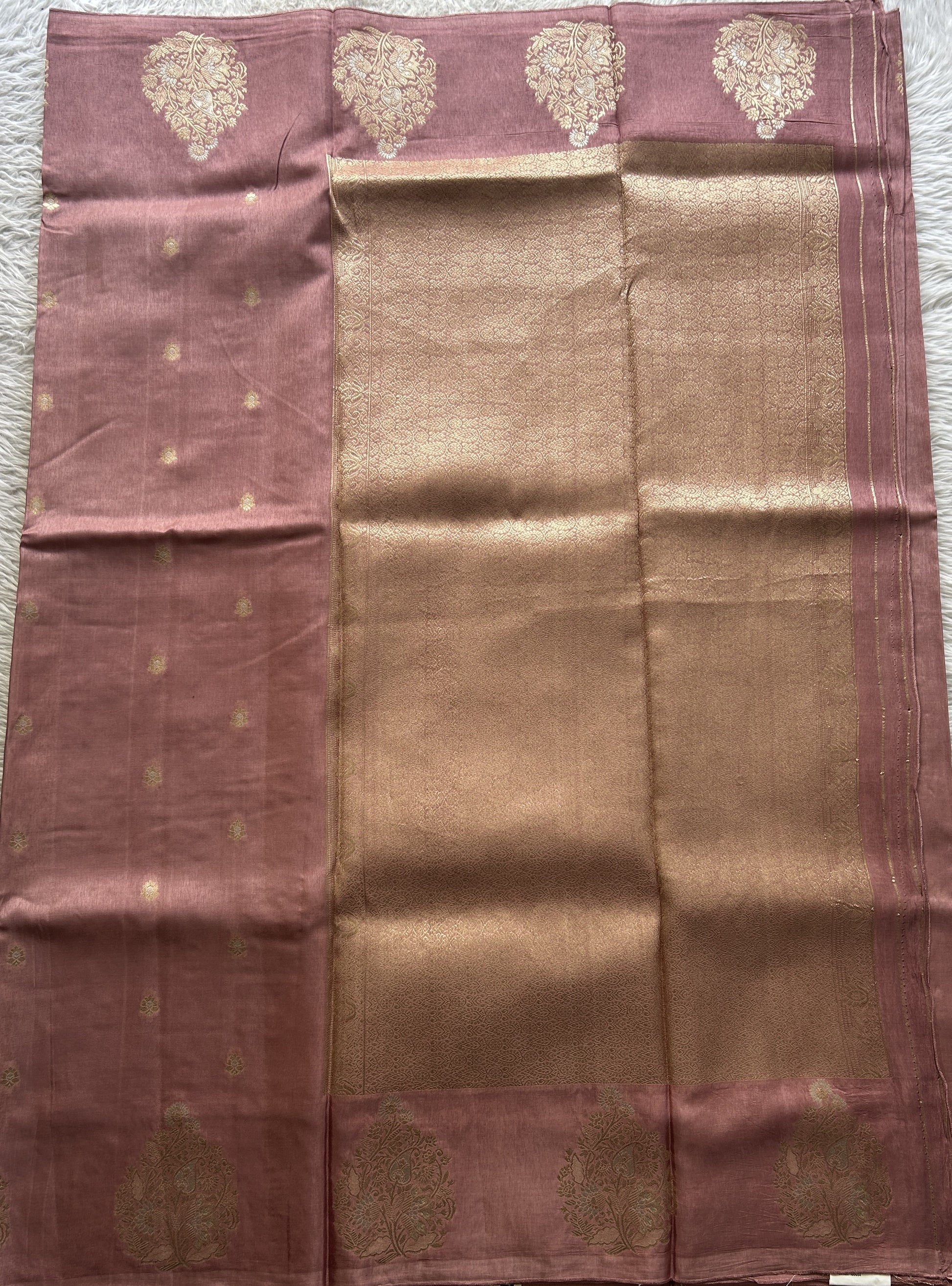 Mona Silk Saree Onion Pink Colored Complemented with a Mashrur Border. - Sampradaya Designer Studio