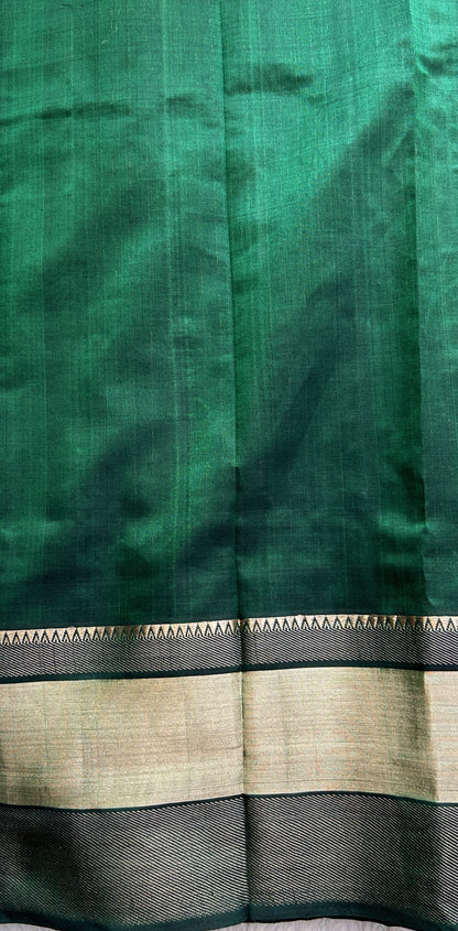 Mangalagiri Plain Pattu Saree Green colored complemented with a mangalagiri Border - Sampradaya Designer Studio