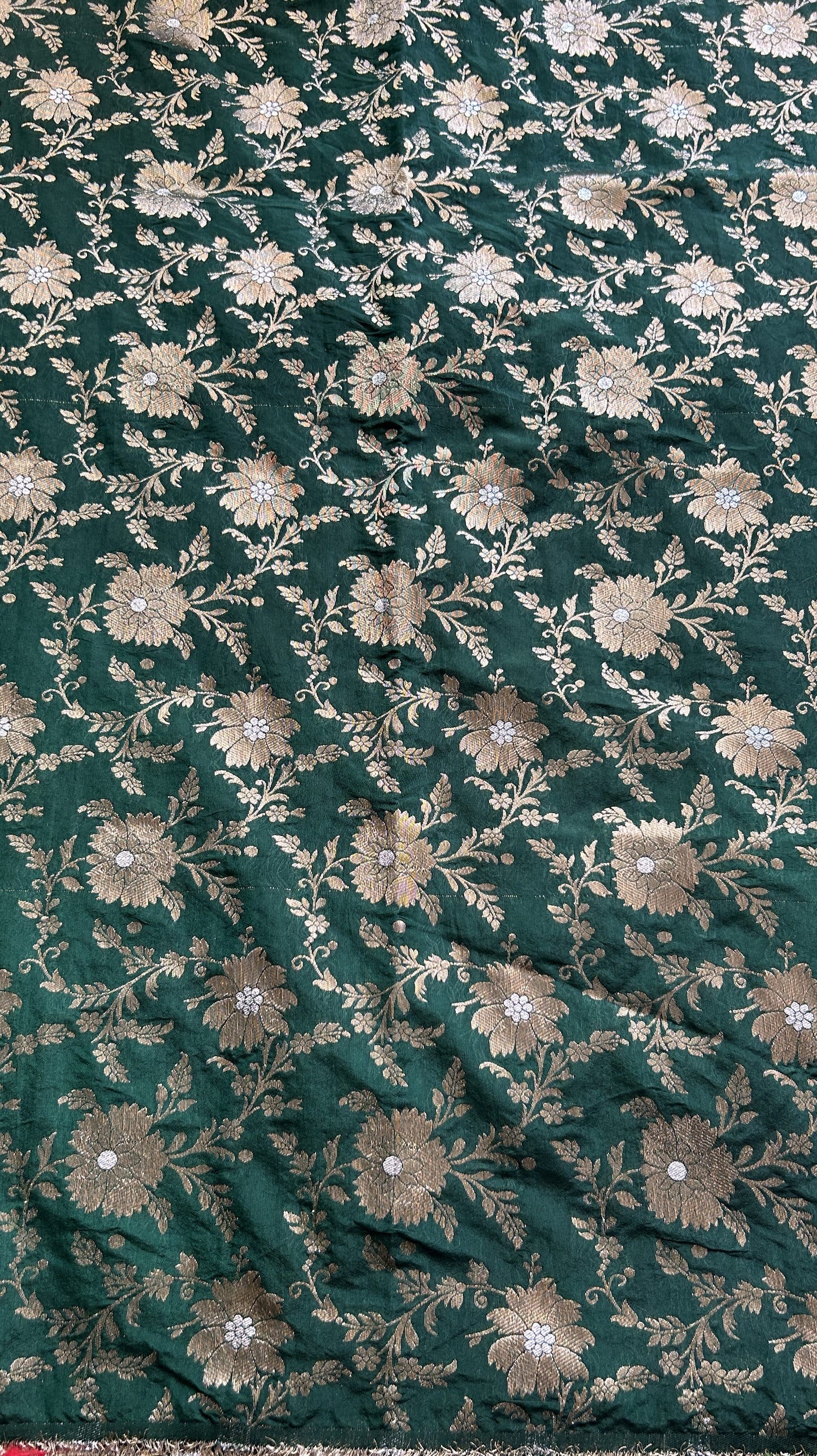 Mangalagiri Plain Pattu Saree Green colored complemented with a mangalagiri Border - Sampradaya Designer Studio