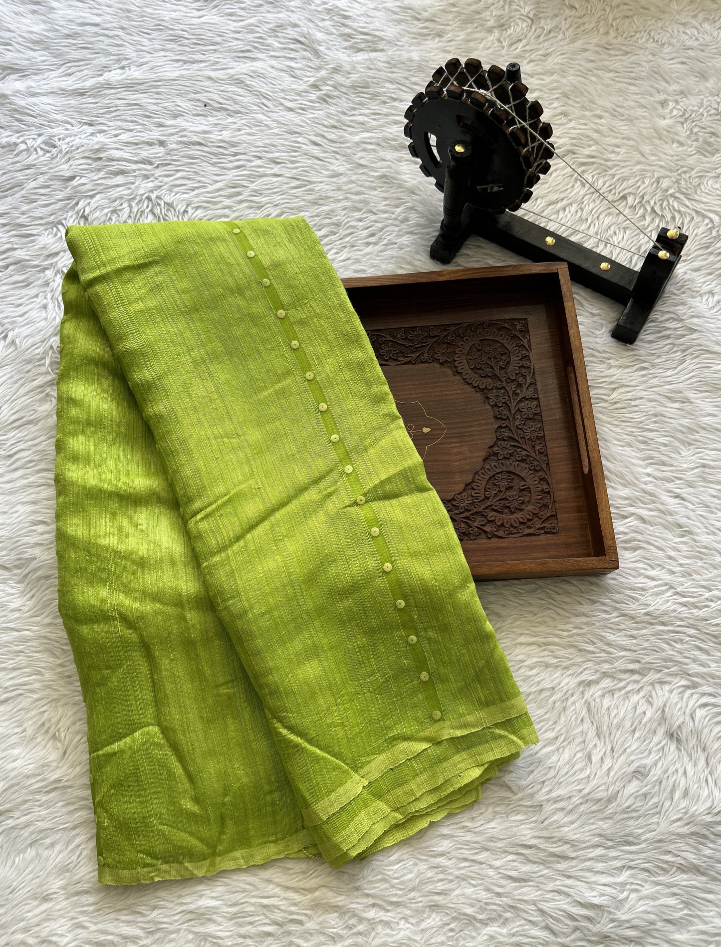 Pure Matka and Muslin Saree Green Colored Complemented with a Borderless. - Sampradaya Designer Studio