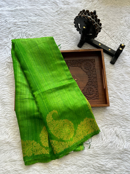 Pure Matka and Muslin Saree Parrot Green Colored Complemented with a Borderless. - Sampradaya Designer Studio