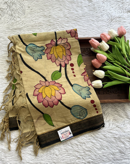 Pen Kalamkari Cream Colored Dupatta With a Zari Border. - Sampradaya Designer Studio