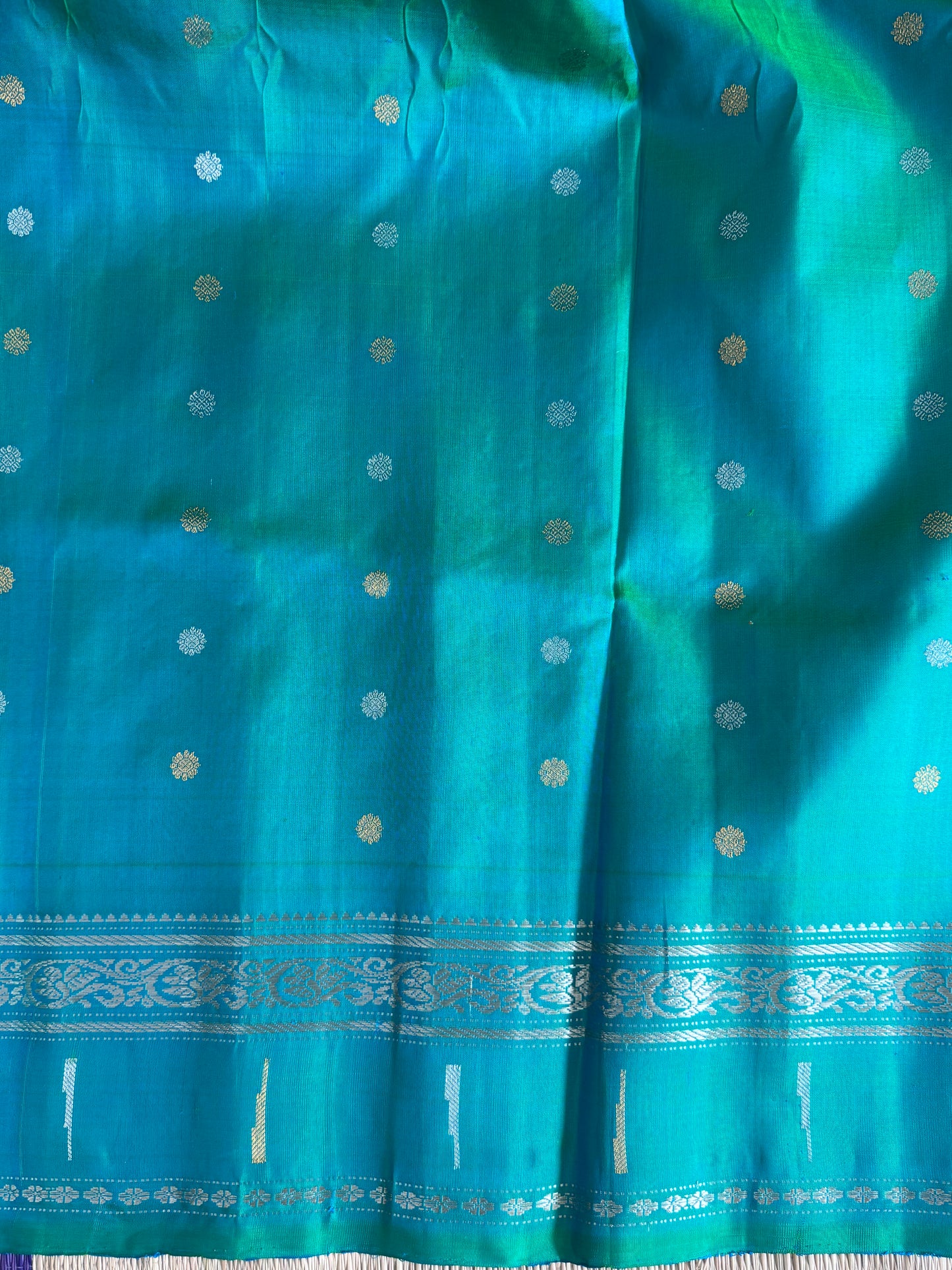 Green Gadwal Silk Saree with Gold Zari Border — Pure Handloom | Silk Mark Certified
