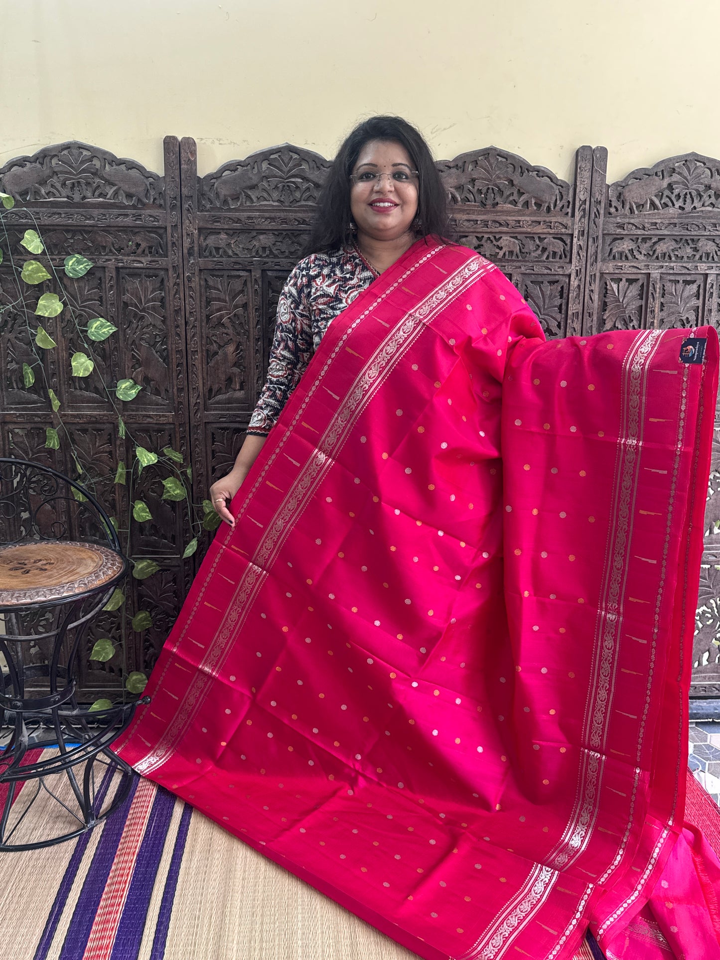 Pink Gadwal Silk Saree with Gold Zari Border — Pure Handloom | Silk Mark Certified