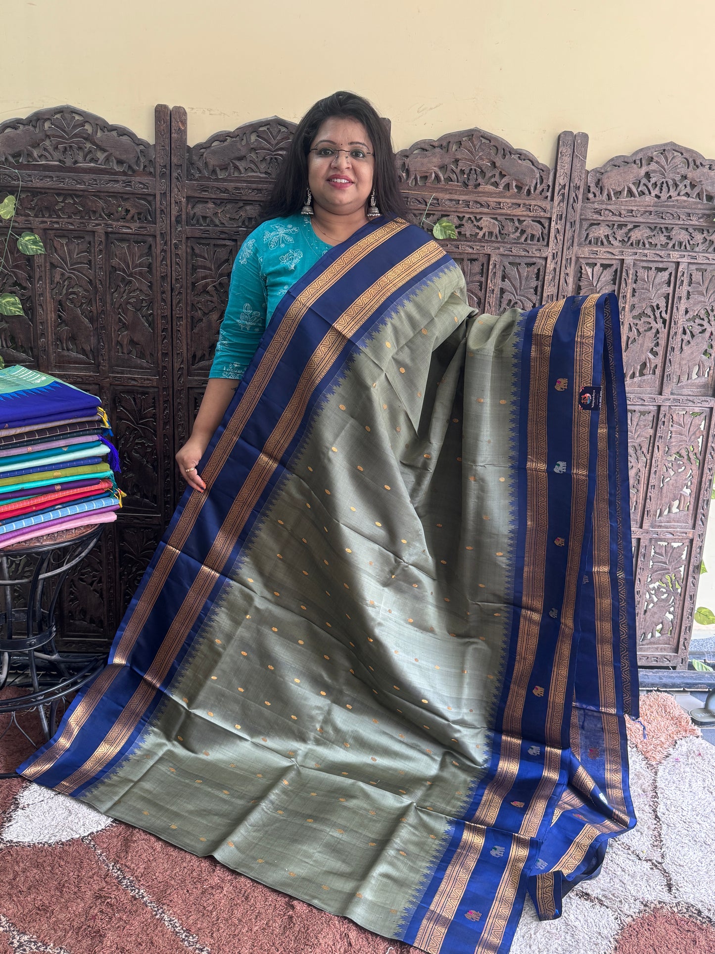 Gray Gadwal Silk Saree with Gold Zari Border — Pure Handloom | Silk Mark Certified