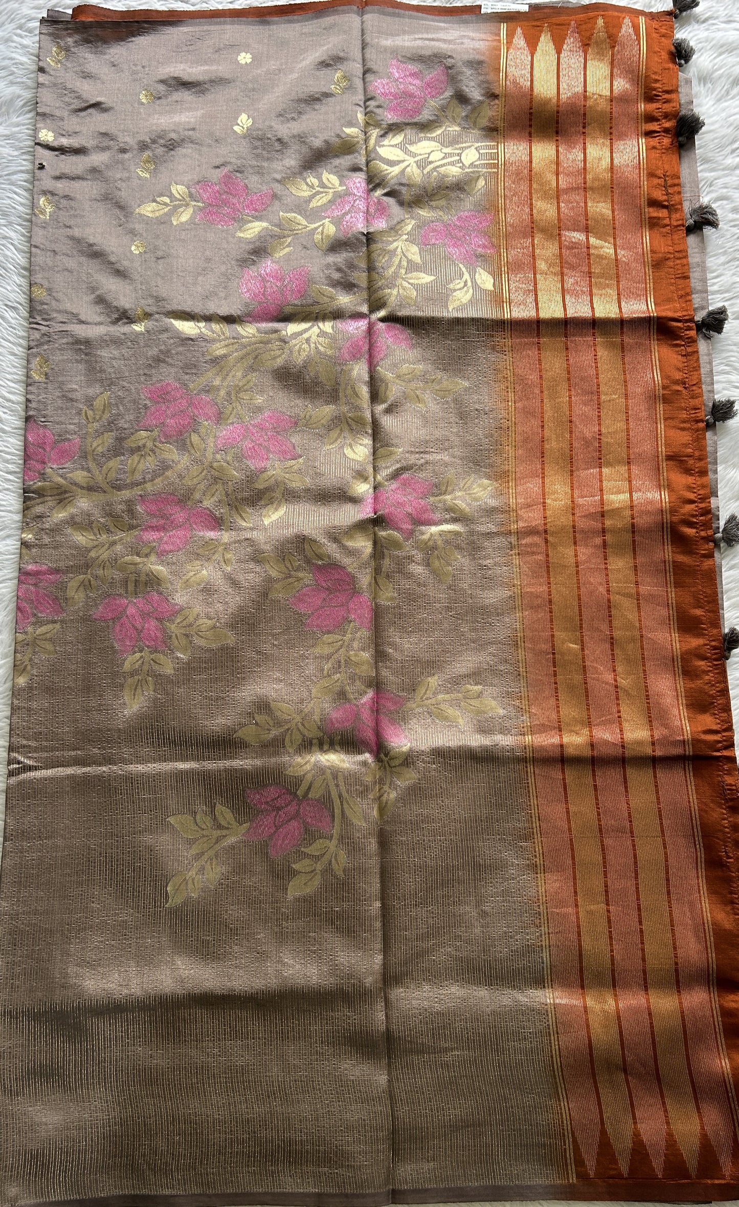 Semi Raw Silk Saree Gray Colored Complemented with a Borderless. - Sampradaya Designer Studio