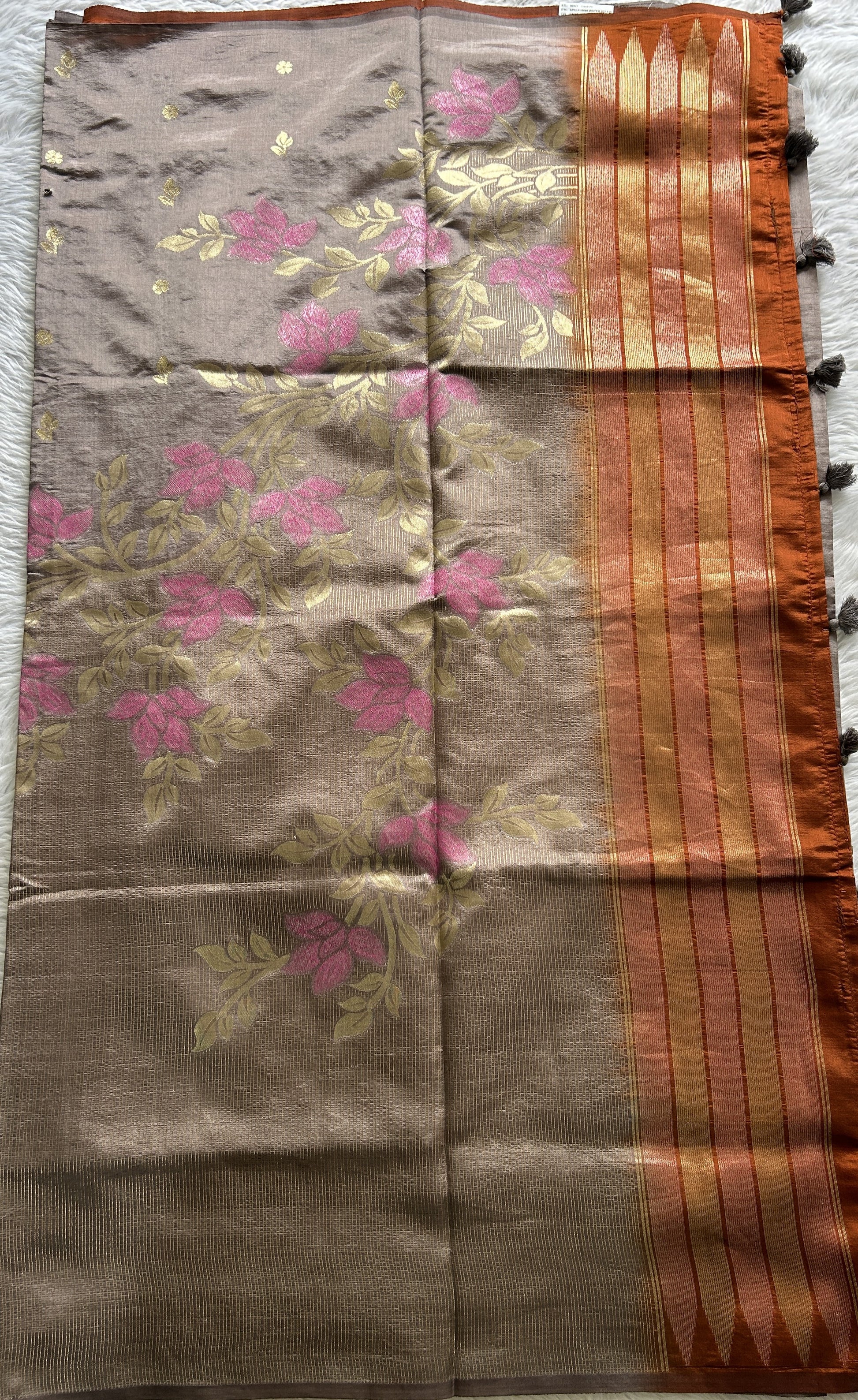 Semi Raw Silk Saree Gray Colored Complemented with a Borderless. - Sampradaya Designer Studio