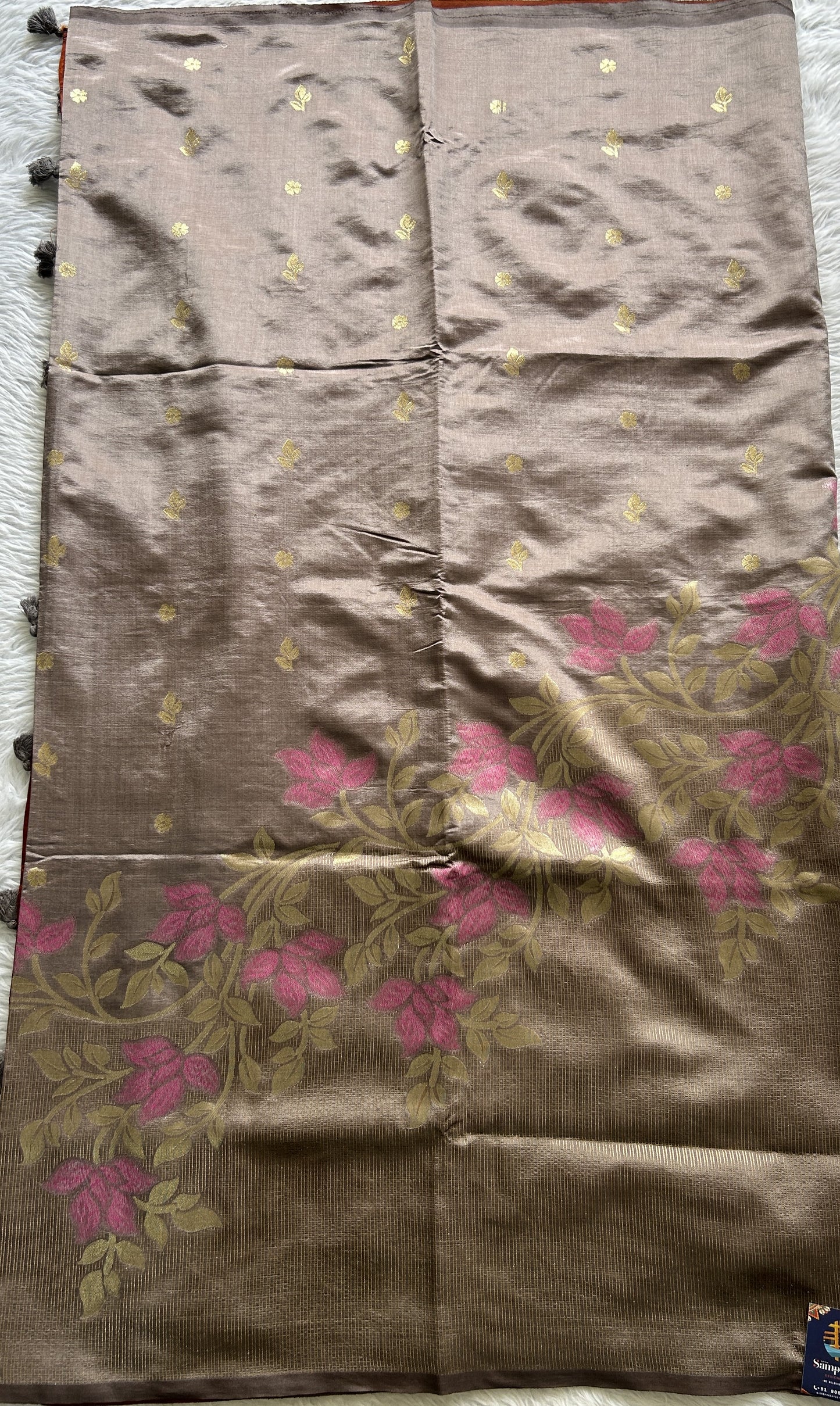 Semi Raw Silk Saree Gray Colored Complemented with a Borderless. - Sampradaya Designer Studio