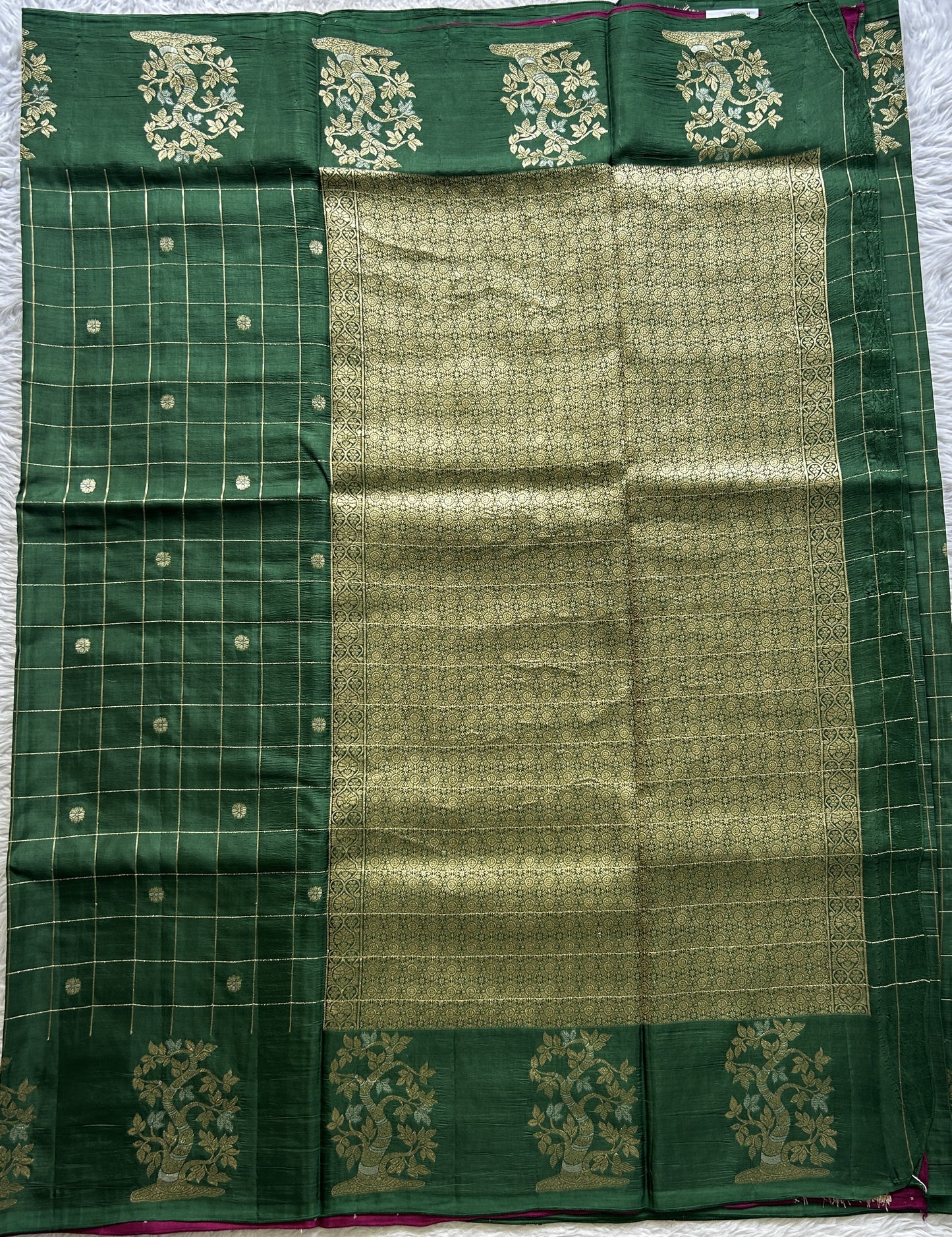 Mona Silk Checks Saree Dark Green Colored Complemented with a Buti Border. - Sampradaya Designer Studio