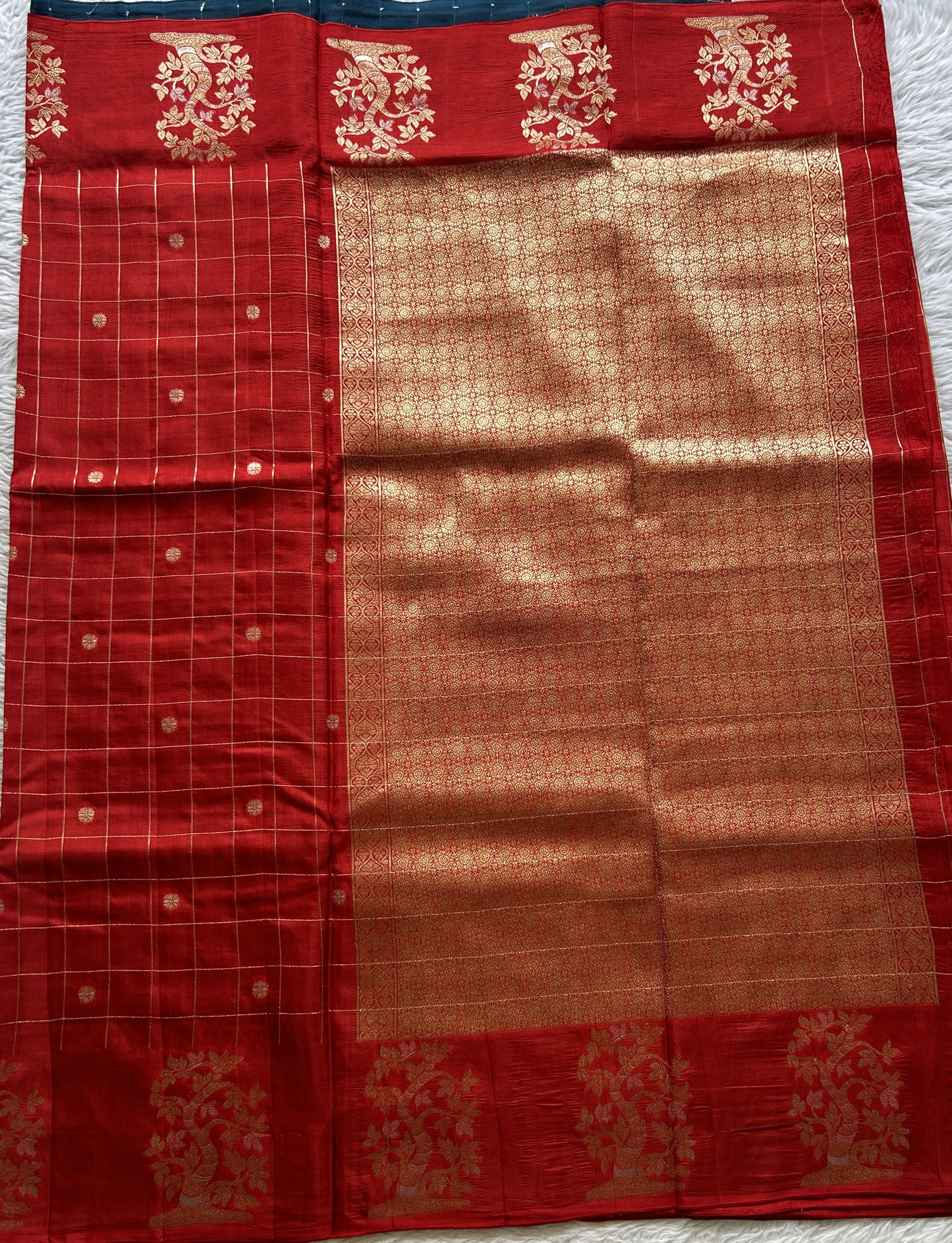 Mona Silk Checks Saree Red Colored Complemented with a Buti Border. - Sampradaya Designer Studio