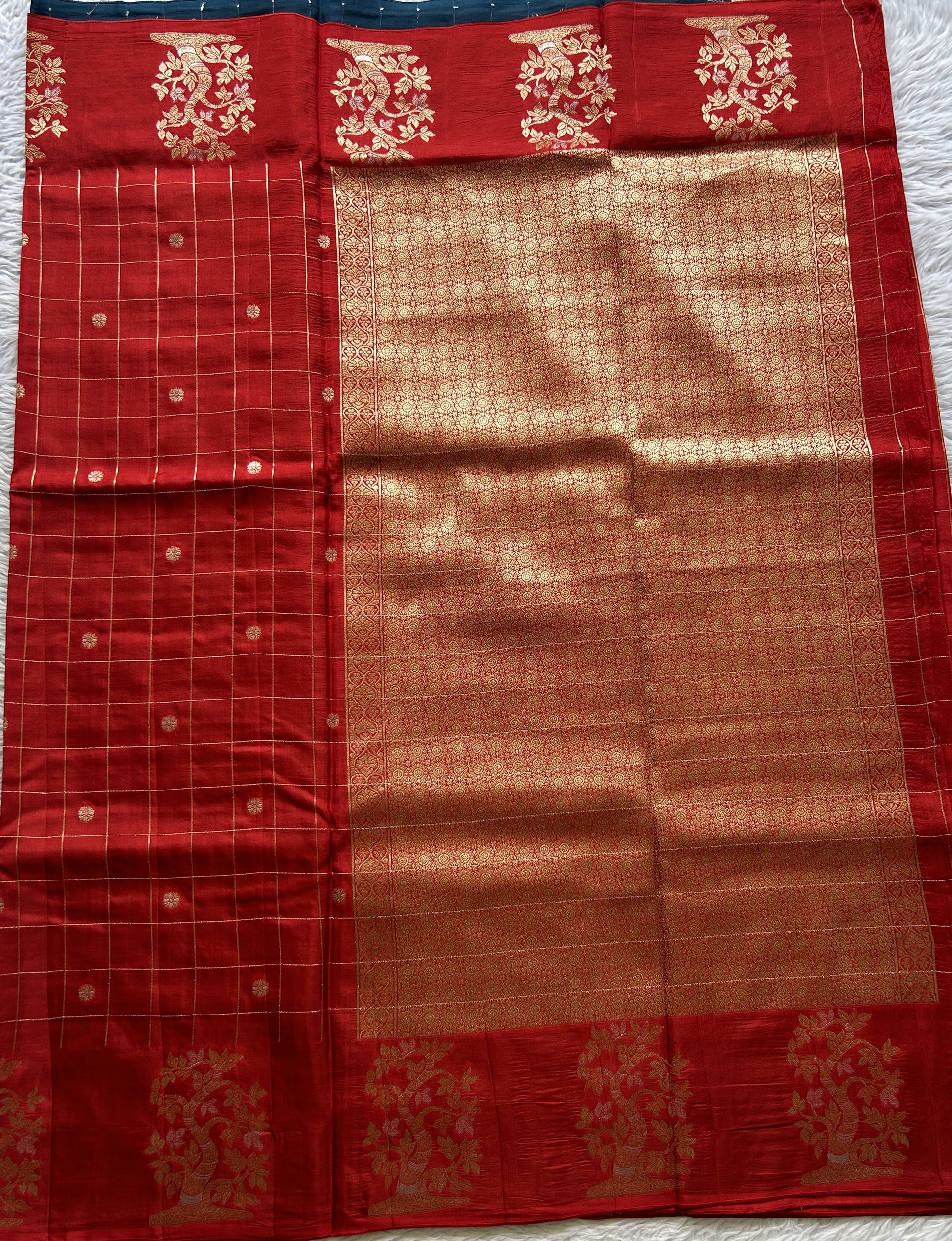 Mona Silk Checks Saree Red Colored Complemented with a Buti Border. - Sampradaya Designer Studio