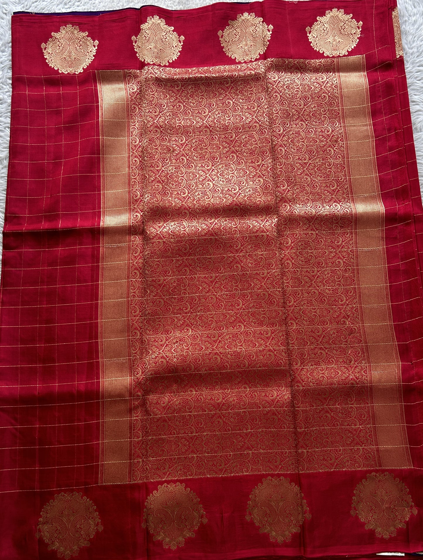 Mona Silk Checks Saree Pink Colored Complemented with a Buti Border. - Sampradaya Designer Studio