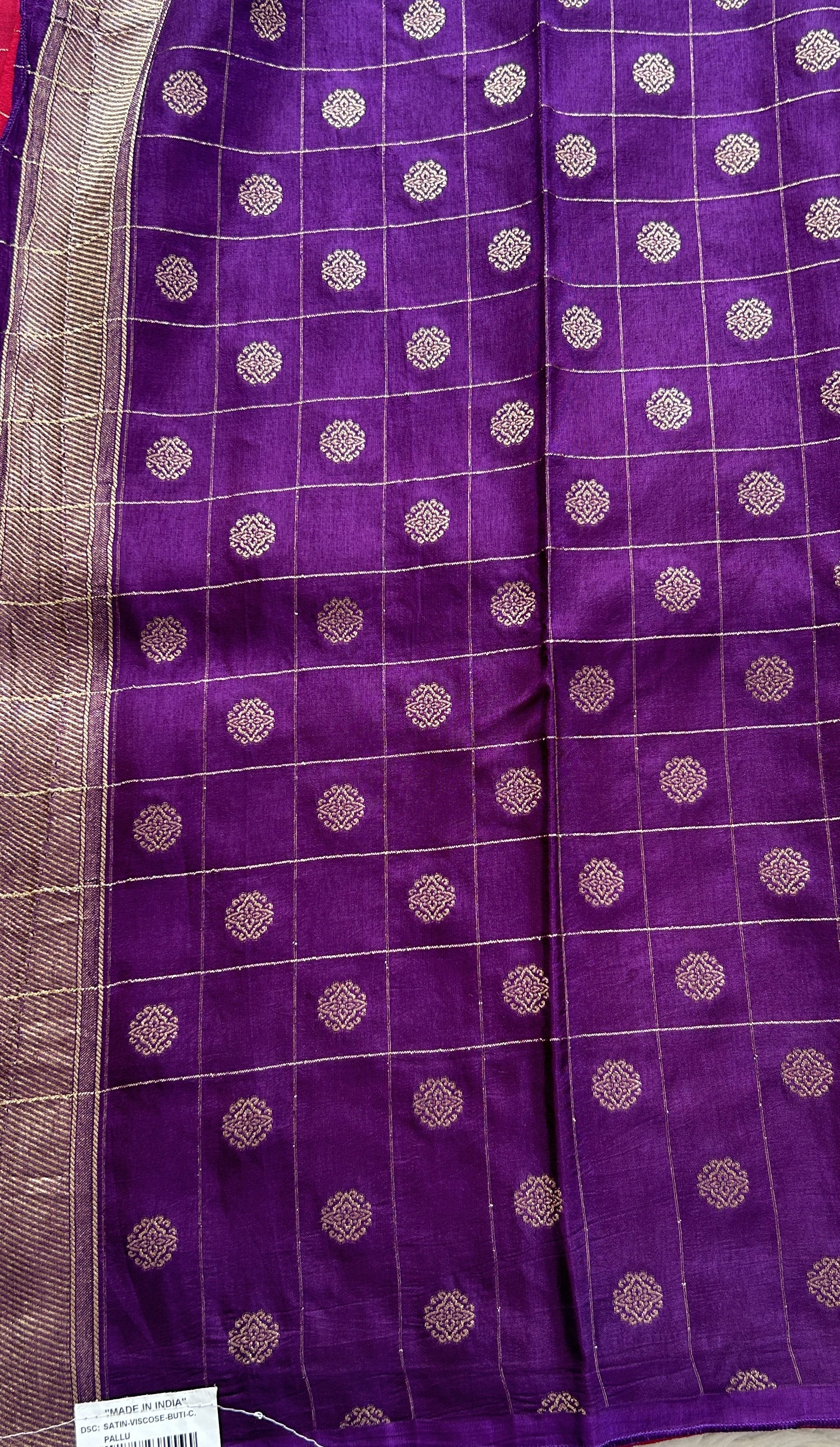 Mona Silk Checks Saree Pink Colored Complemented with a Buti Border. - Sampradaya Designer Studio