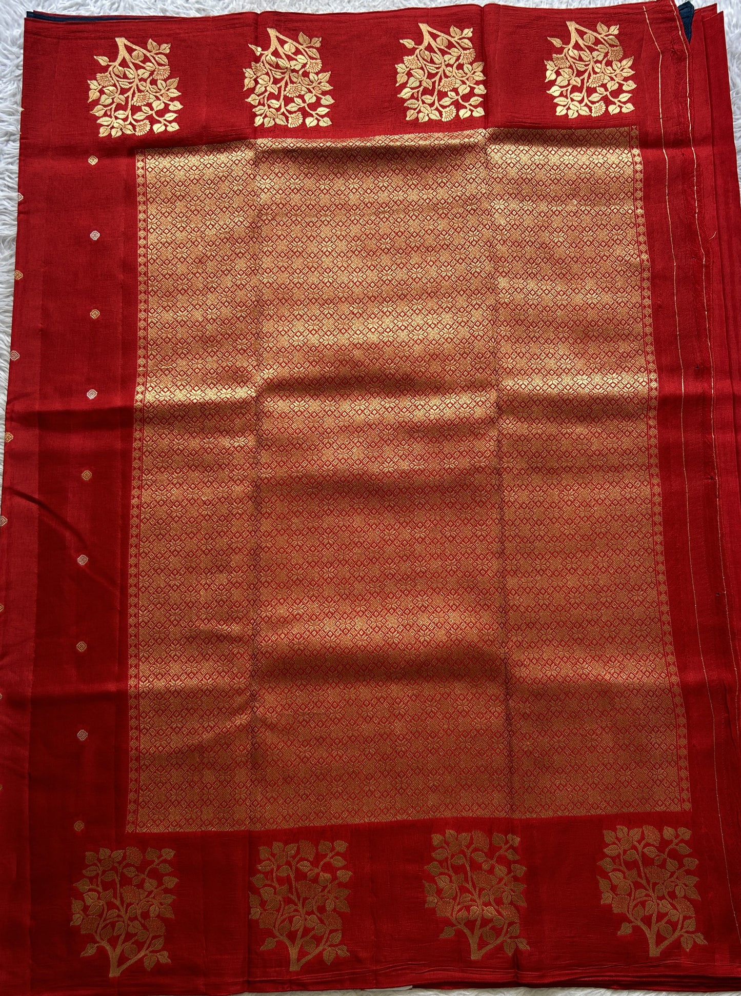 Mona Silk Saree Red Colored Complemented with a Buti Border. - Sampradaya Designer Studio