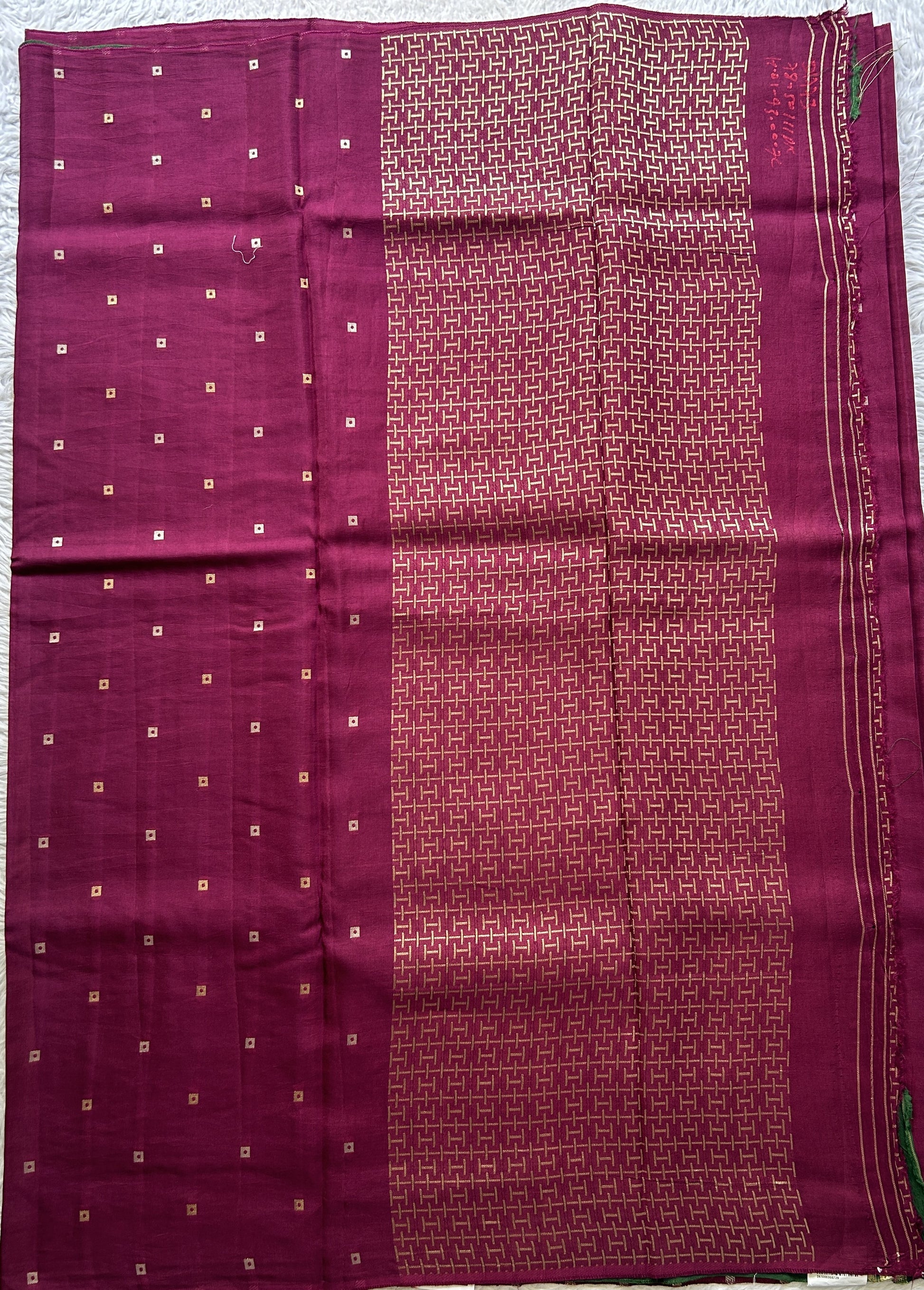 Mona Silk Saree Wine Colored Complemented with a Borderless. - Sampradaya Designer Studio
