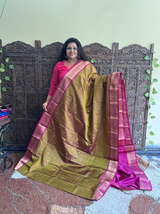 Pure Kanjivaram Silk Saree | Mehendi Green With Gold Zari Border | Handloom | Silk Mark Certified