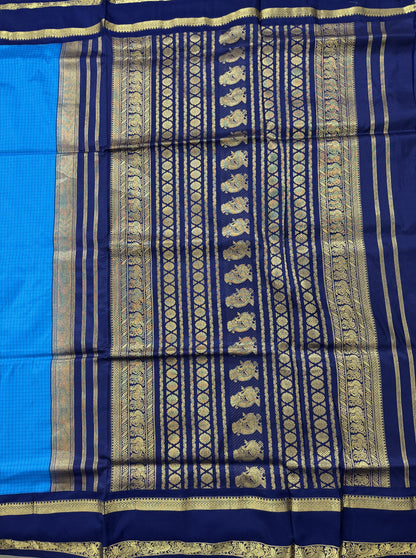 Narayanpet Silk Saree Blue Colored Complemented with a Ink Blue Zari Border.