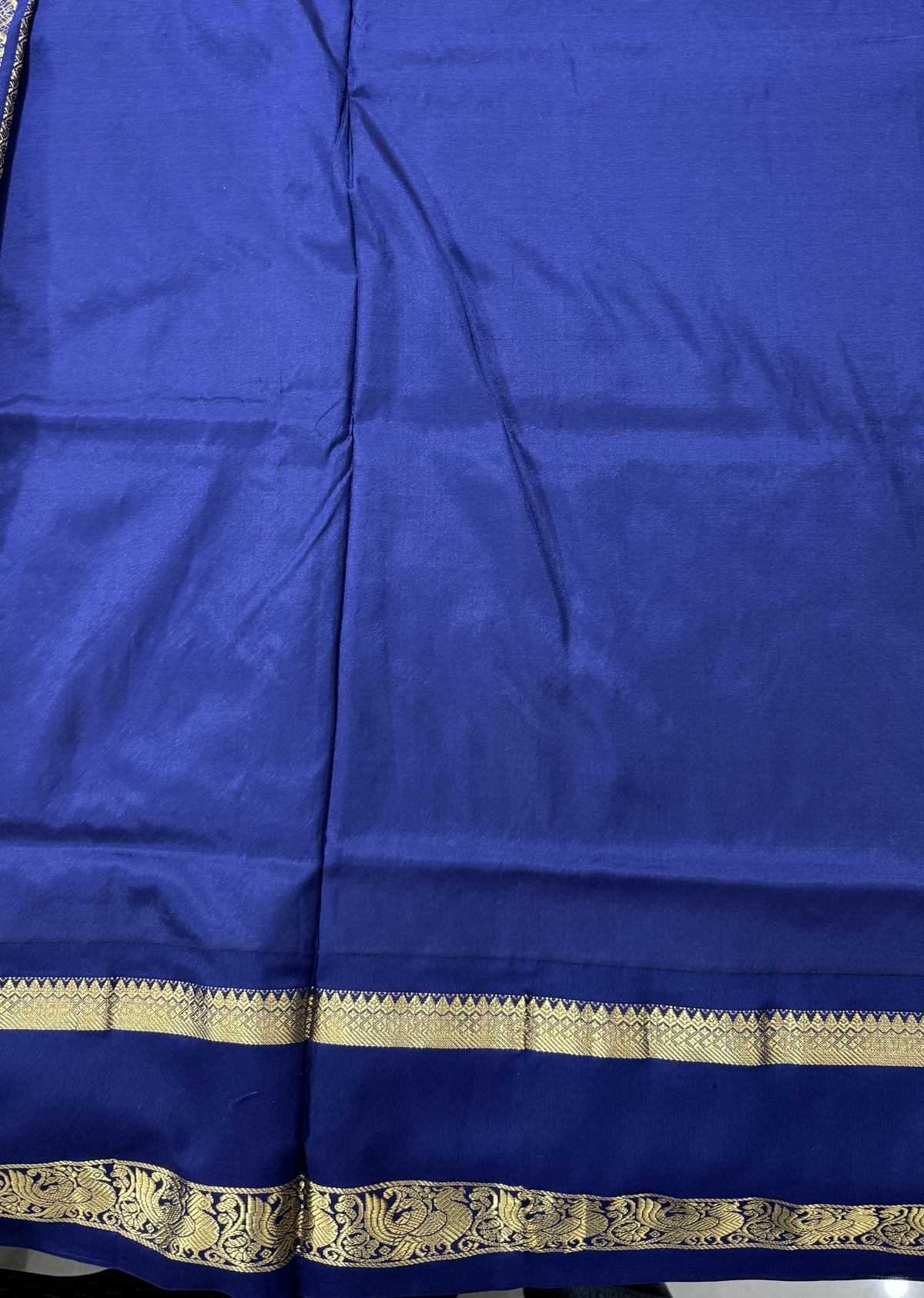 Narayanpet Silk Saree Blue Colored Complemented with a Ink Blue Zari Border.