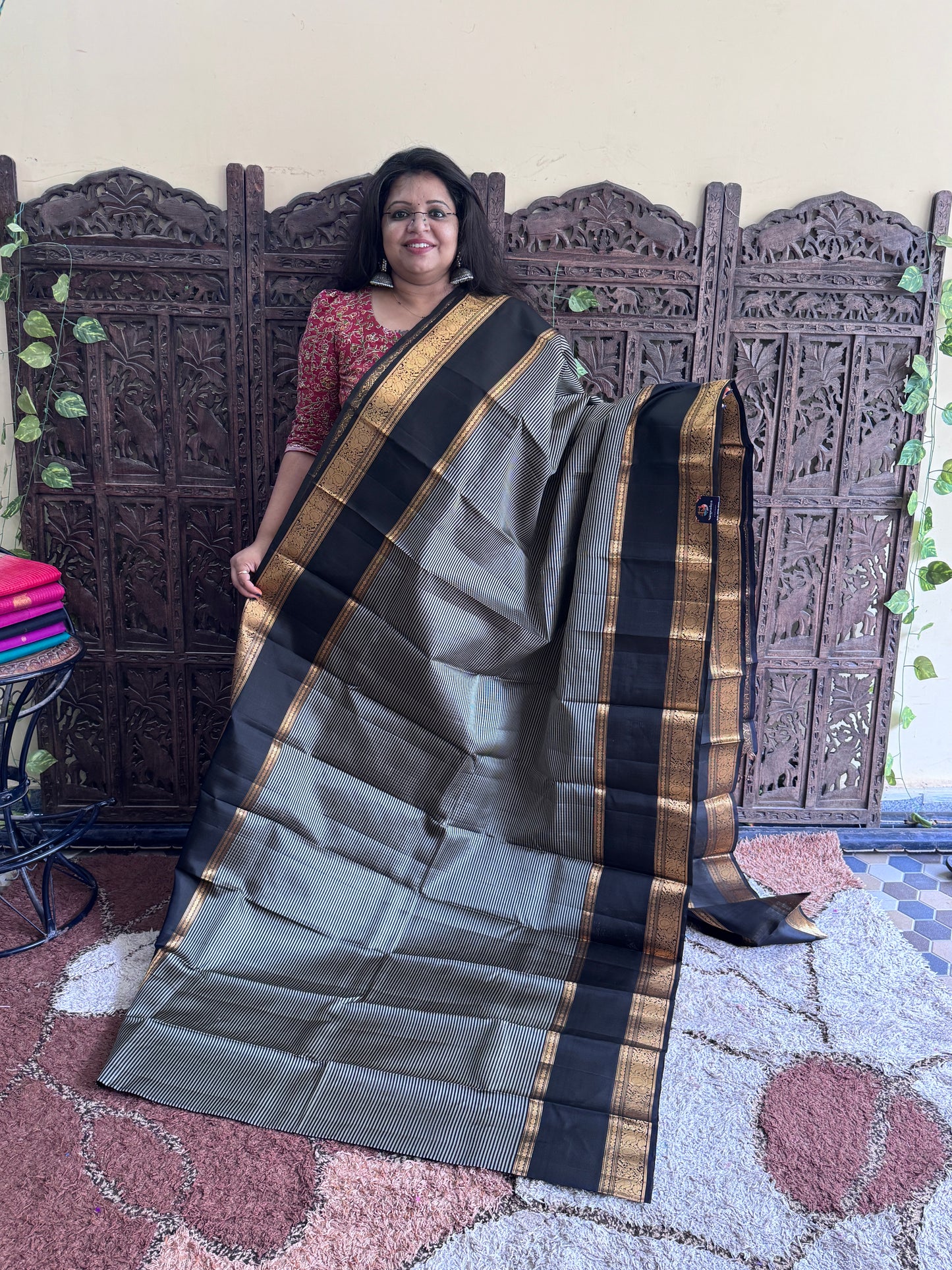 Gray Pure Kanjivaram Silk Saree | Gap Border With Peacock Butta | Handloom | Silk Mark Certified